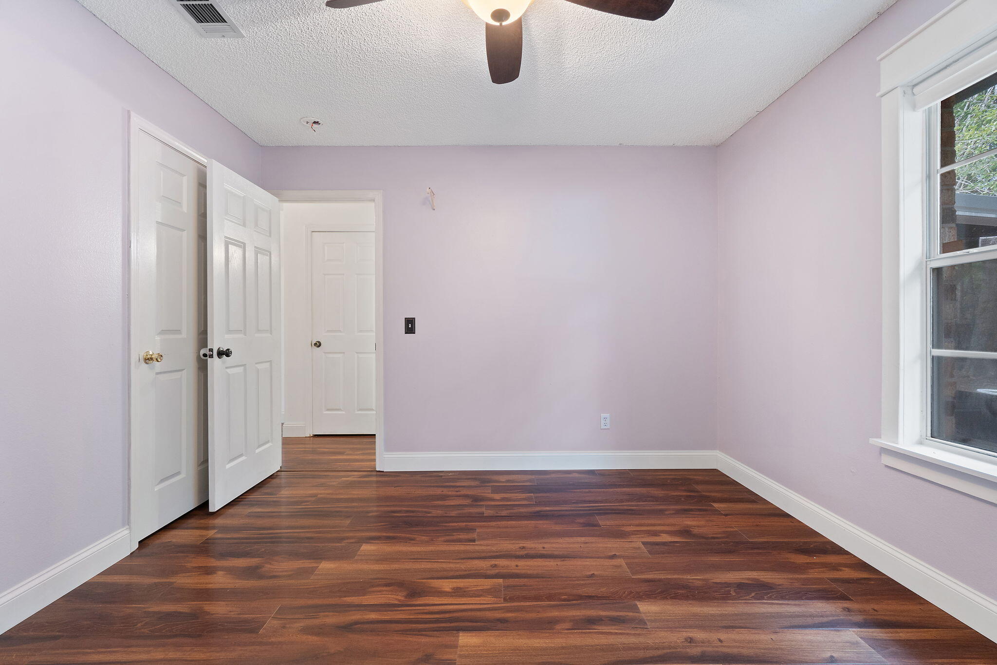 COUNTRY BREEZE EAST - Residential