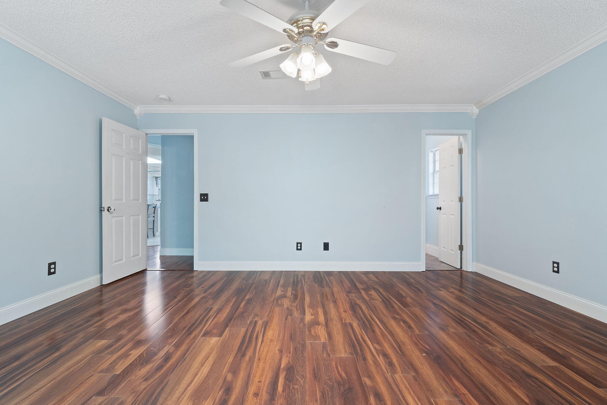 COUNTRY BREEZE EAST - Residential