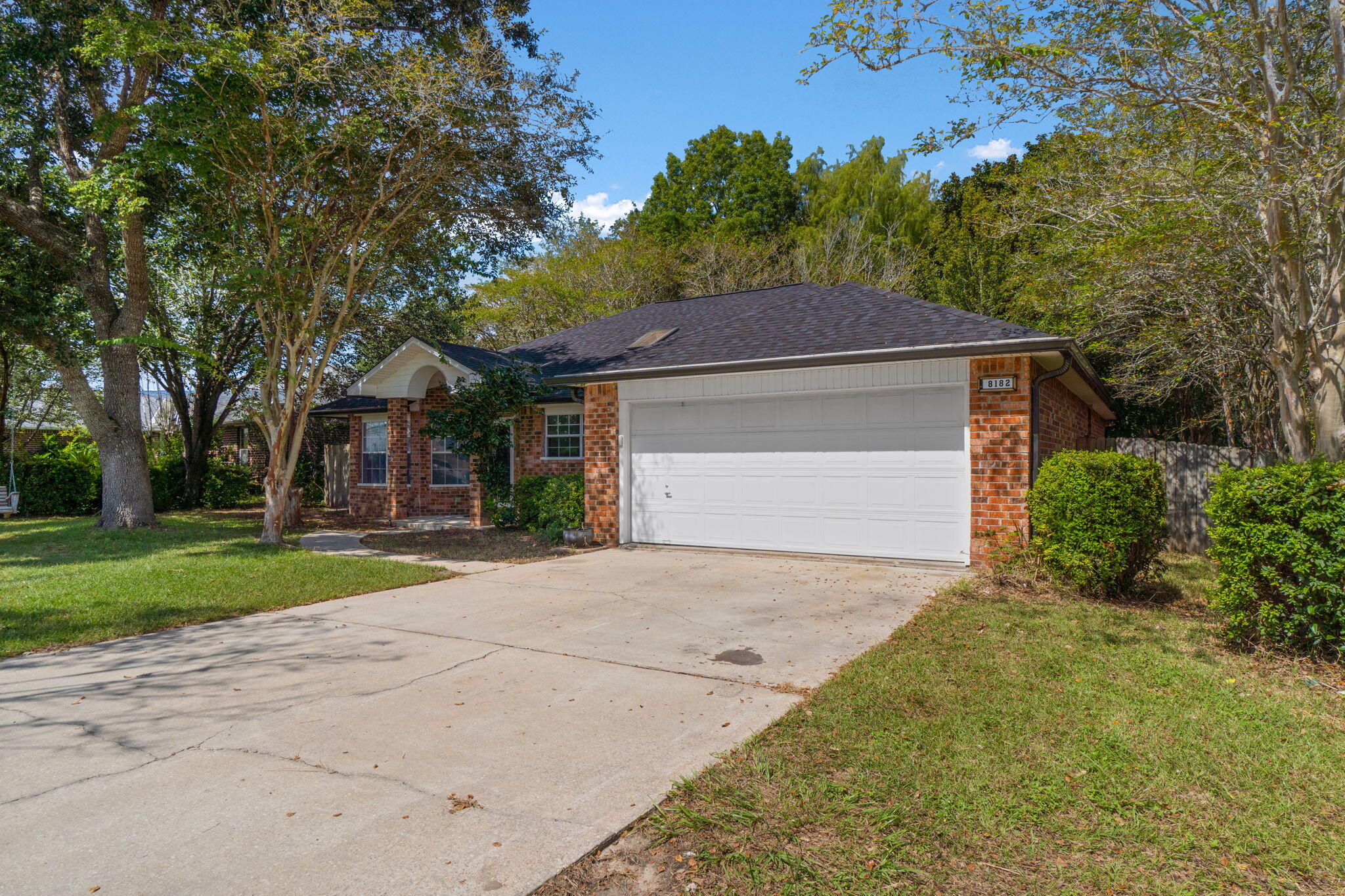 COUNTRY BREEZE EAST - Residential