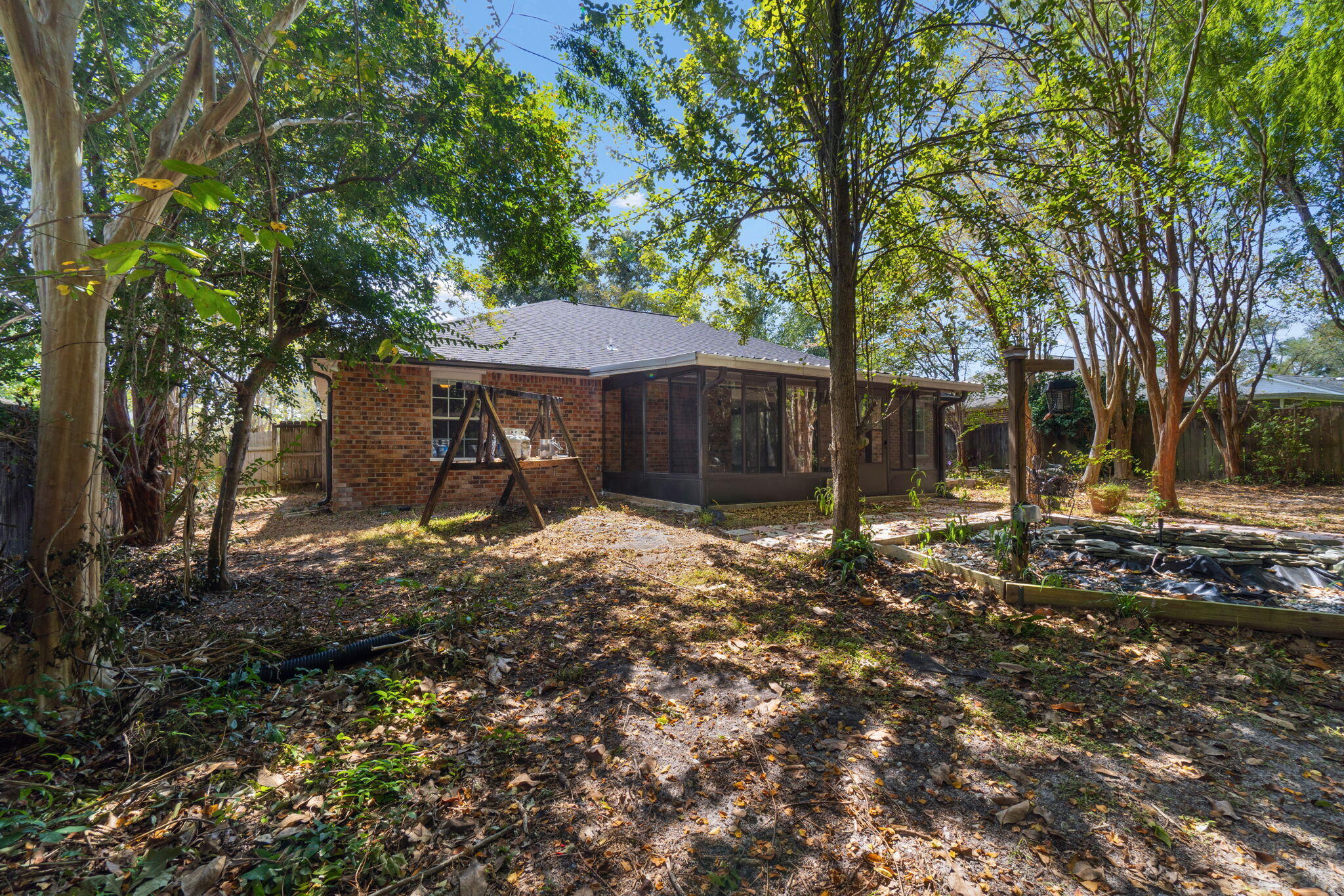 COUNTRY BREEZE EAST - Residential