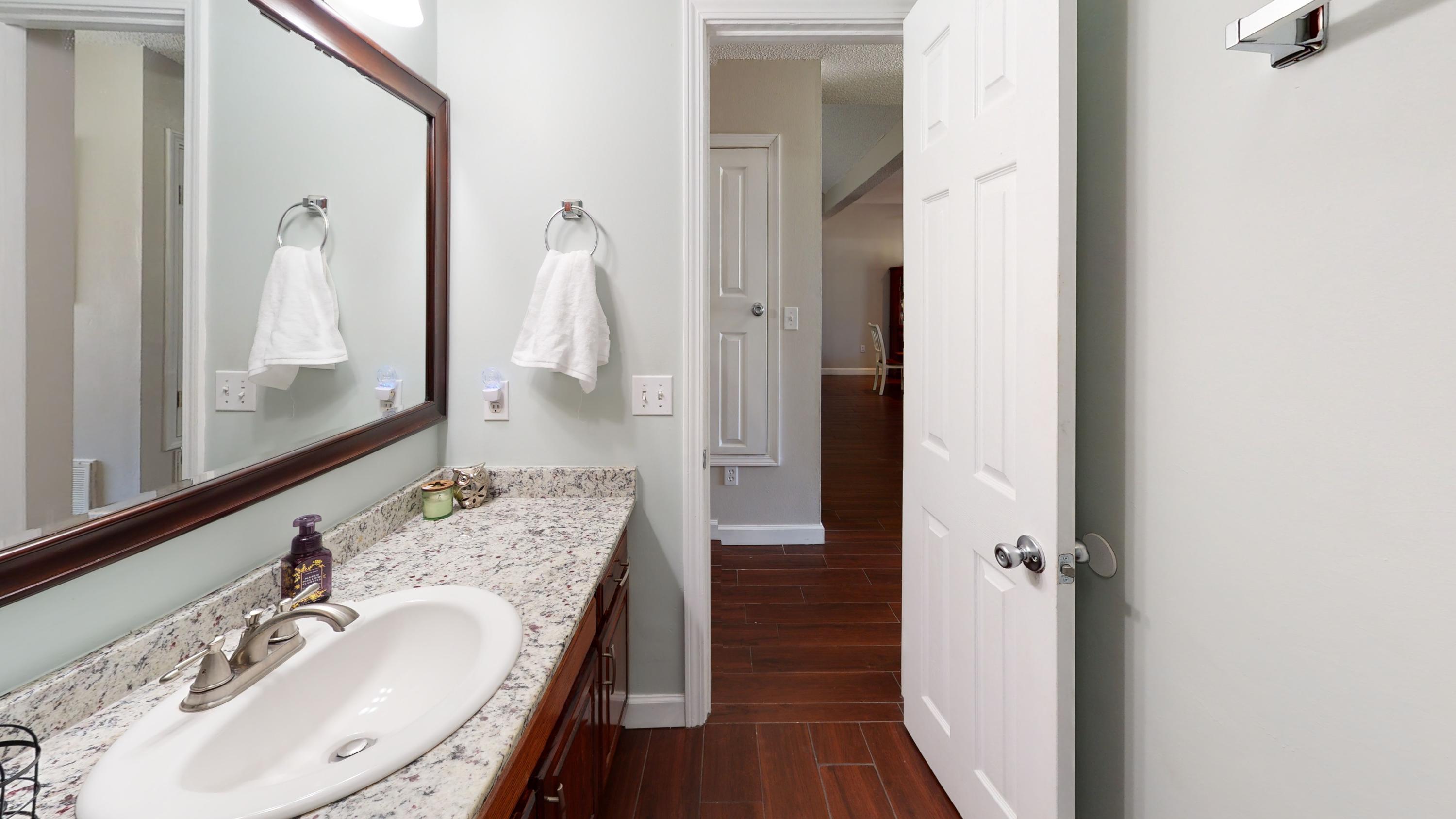 HOLLEY BY THE SEA - Residential