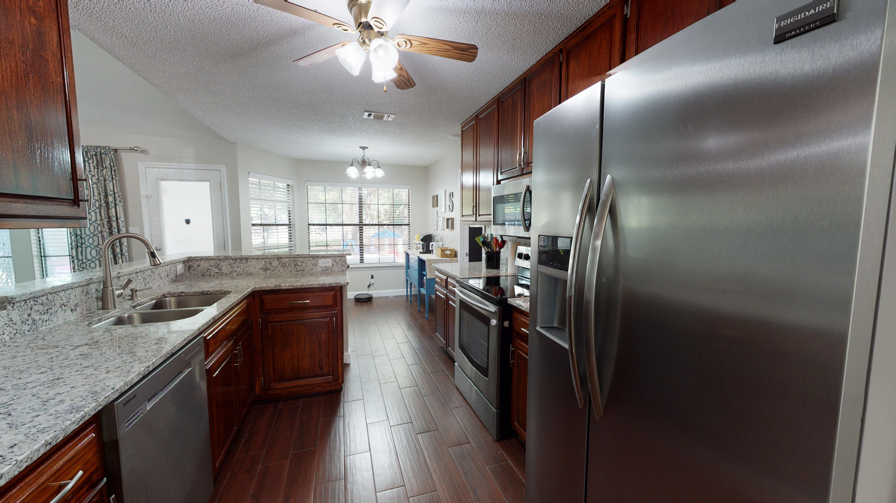 HOLLEY BY THE SEA - Residential