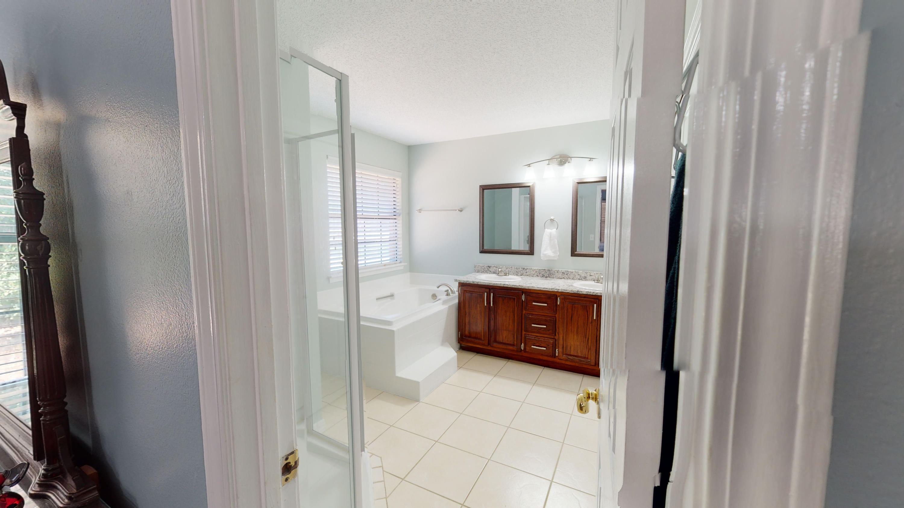 HOLLEY BY THE SEA - Residential