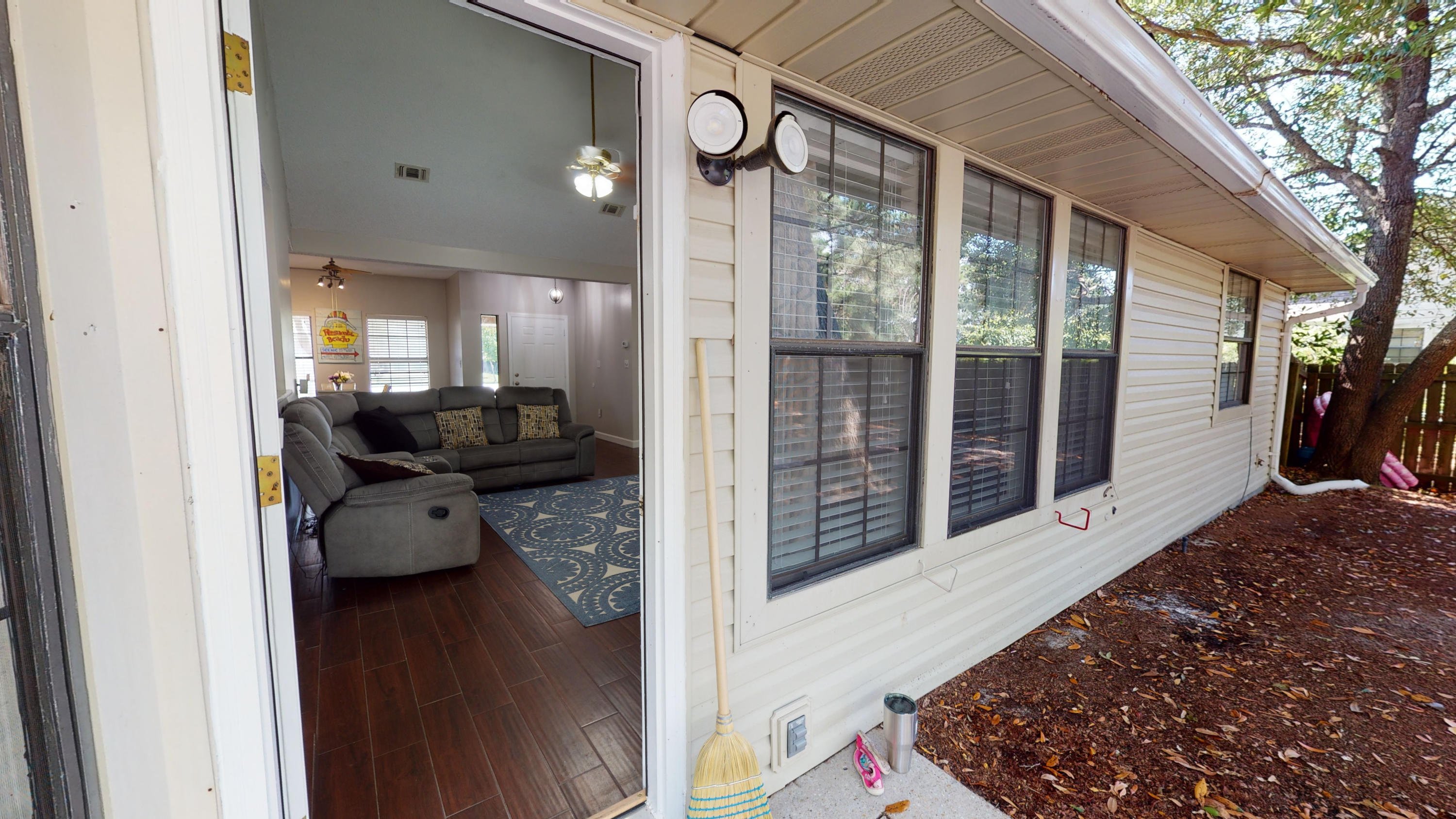 HOLLEY BY THE SEA - Residential