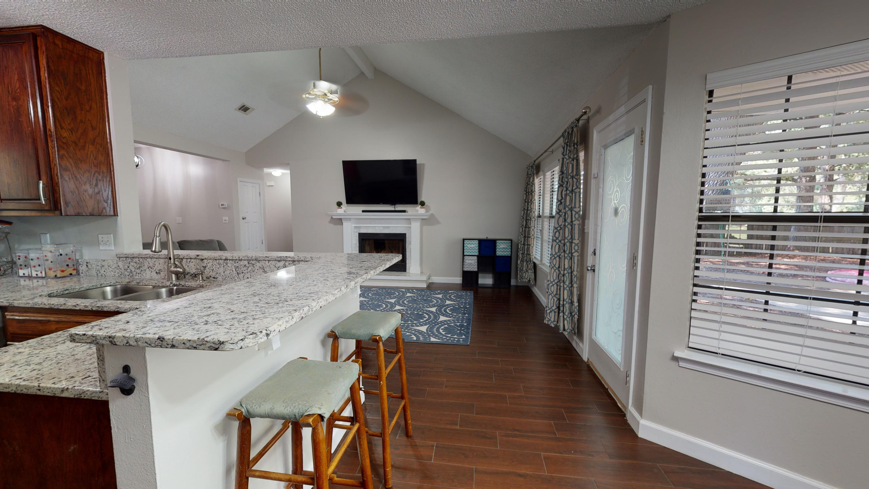 HOLLEY BY THE SEA - Residential