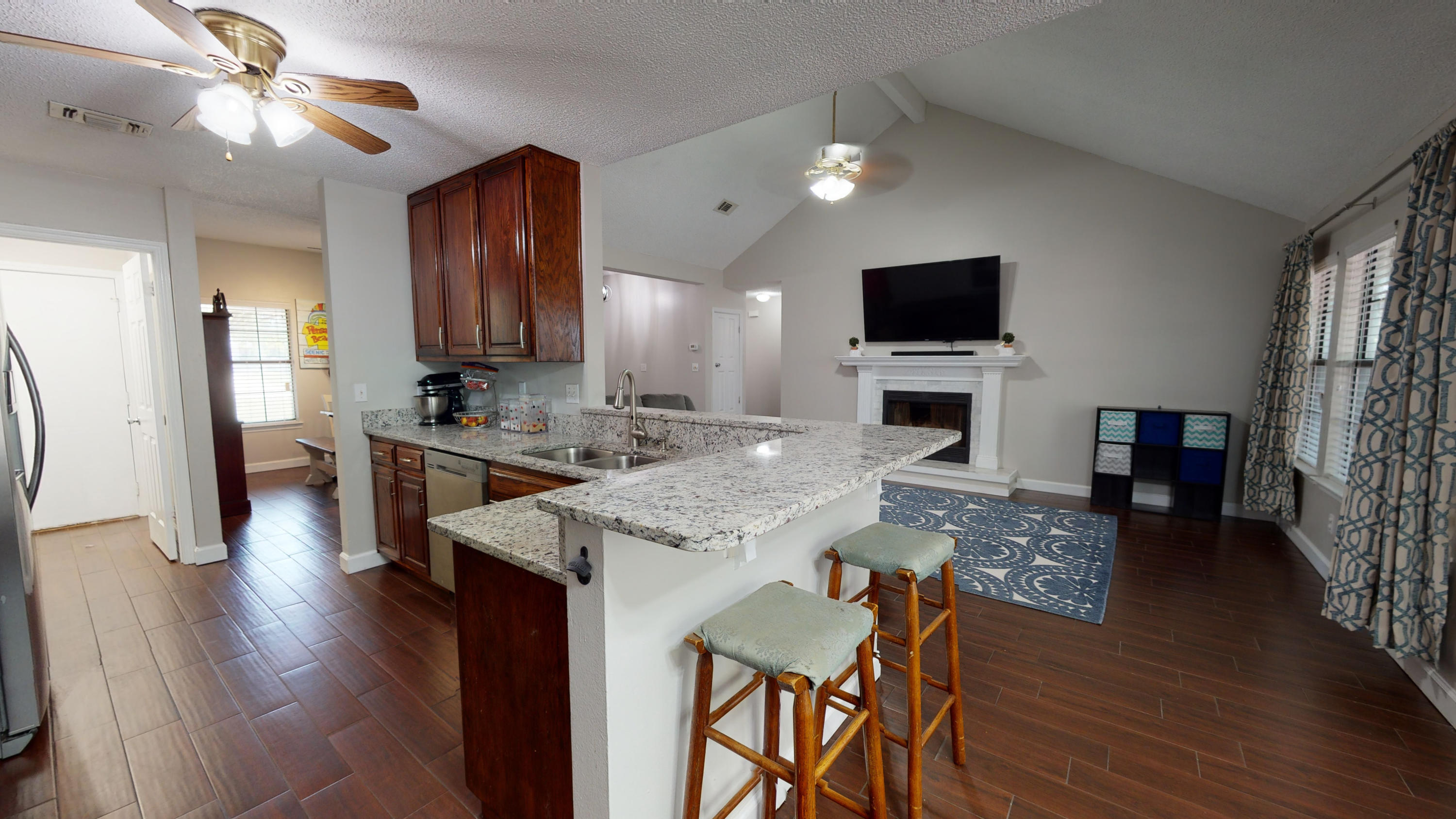 HOLLEY BY THE SEA - Residential