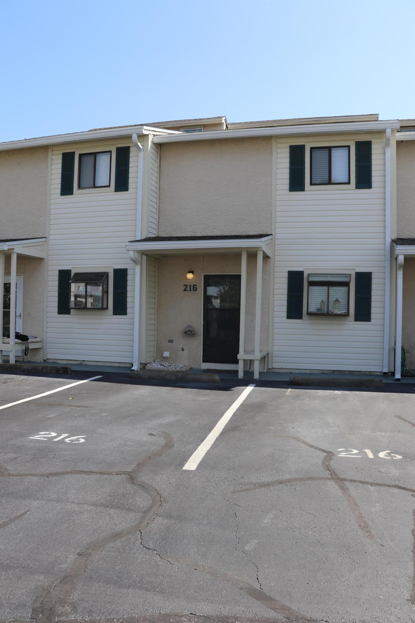 MISTY COVE T/H PH 2 - Residential