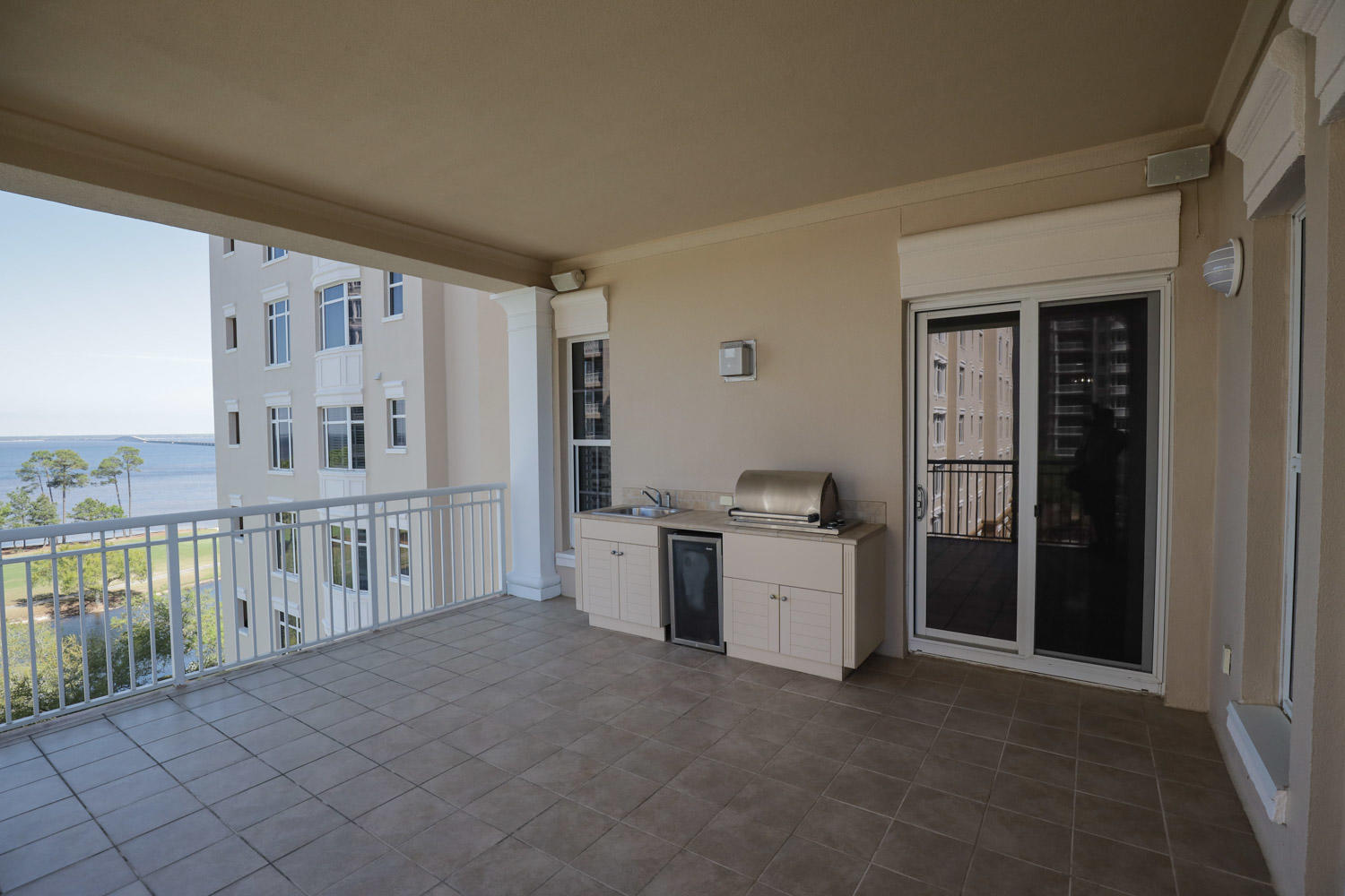 ONE WATER PLACE AT KELLY PLANTATION - Residential