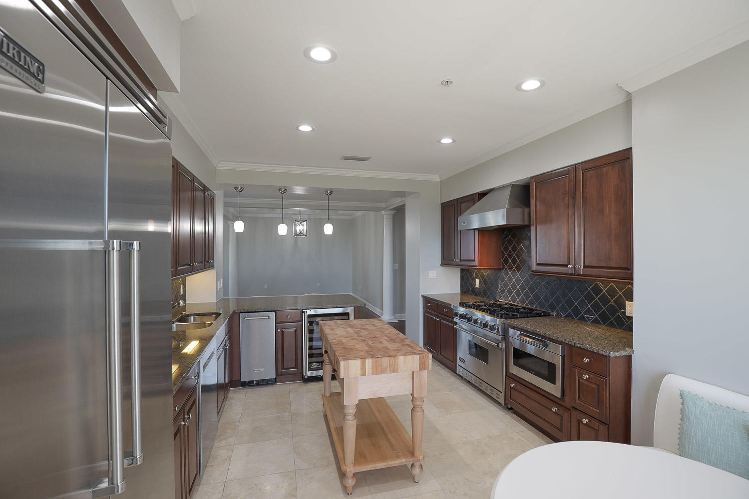 ONE WATER PLACE AT KELLY PLANTATION - Residential