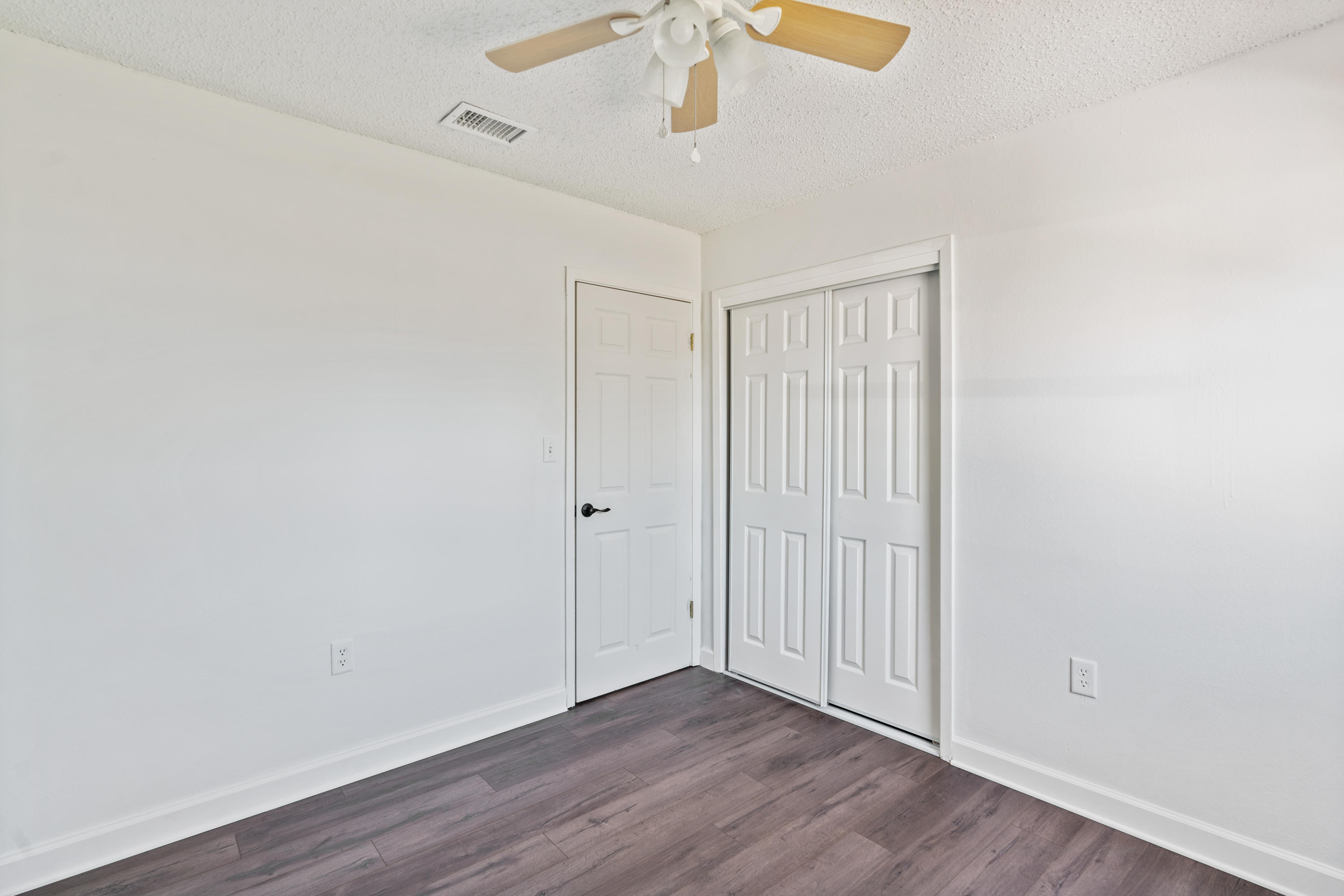 CHATEAU PRES DE LA MER - Residential