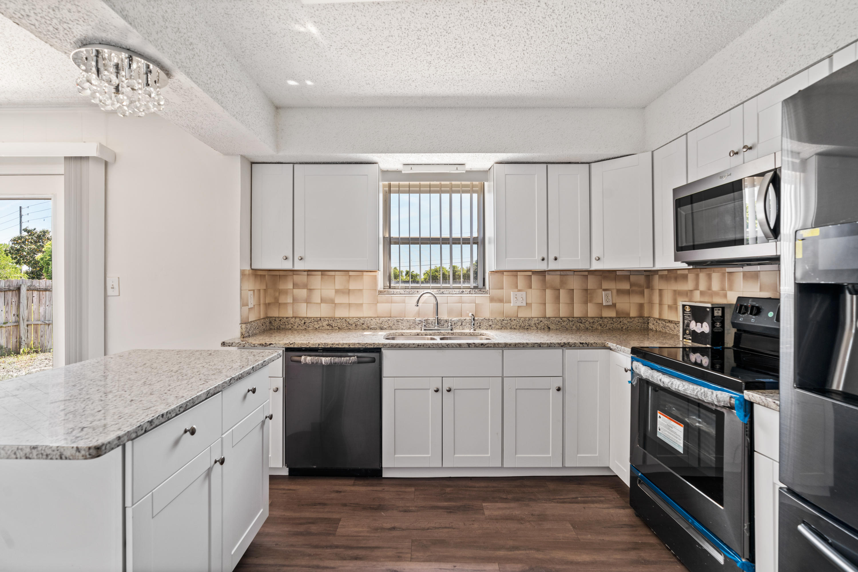 CHATEAU PRES DE LA MER - Residential