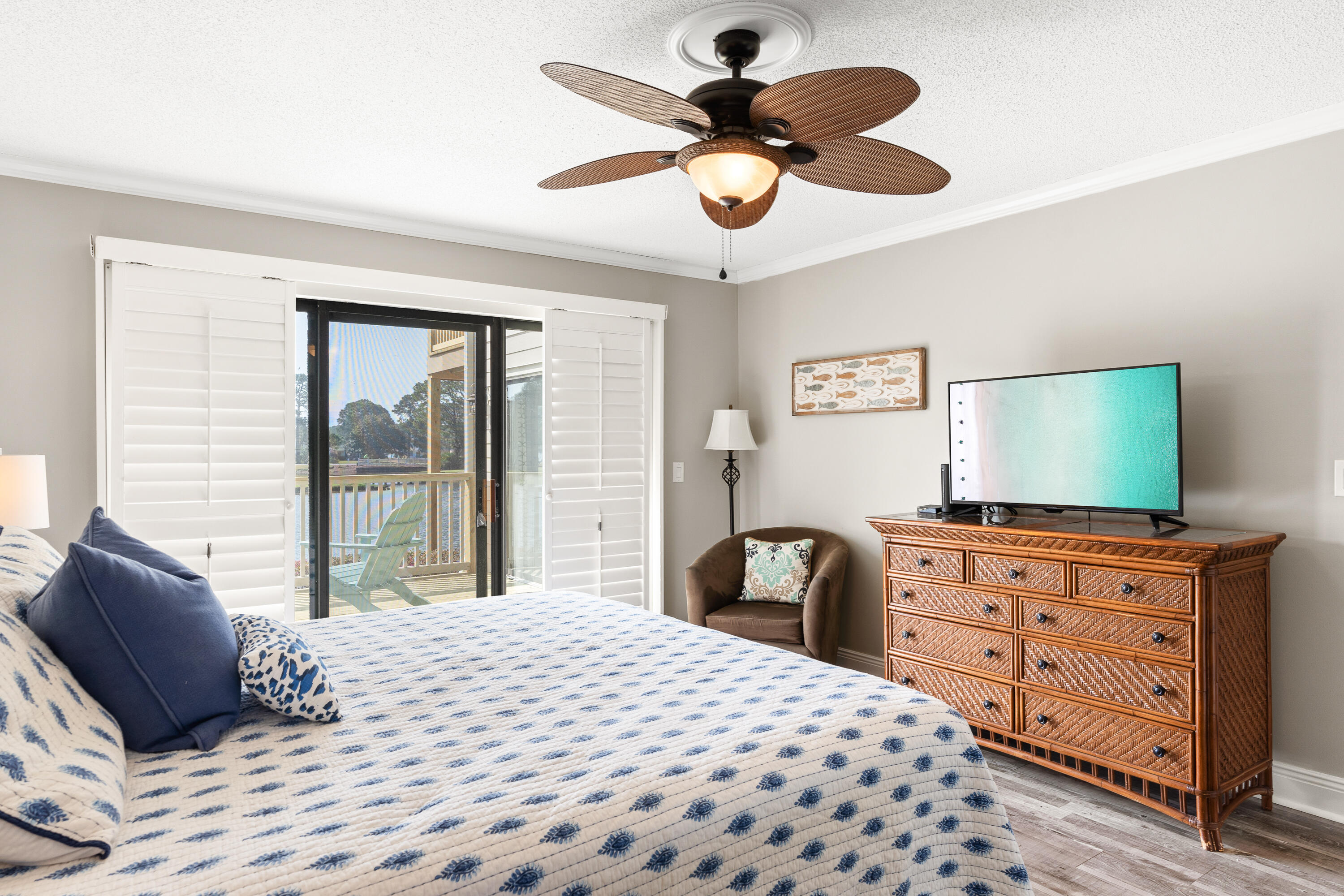 HARBOUR POINT CONDO - Residential