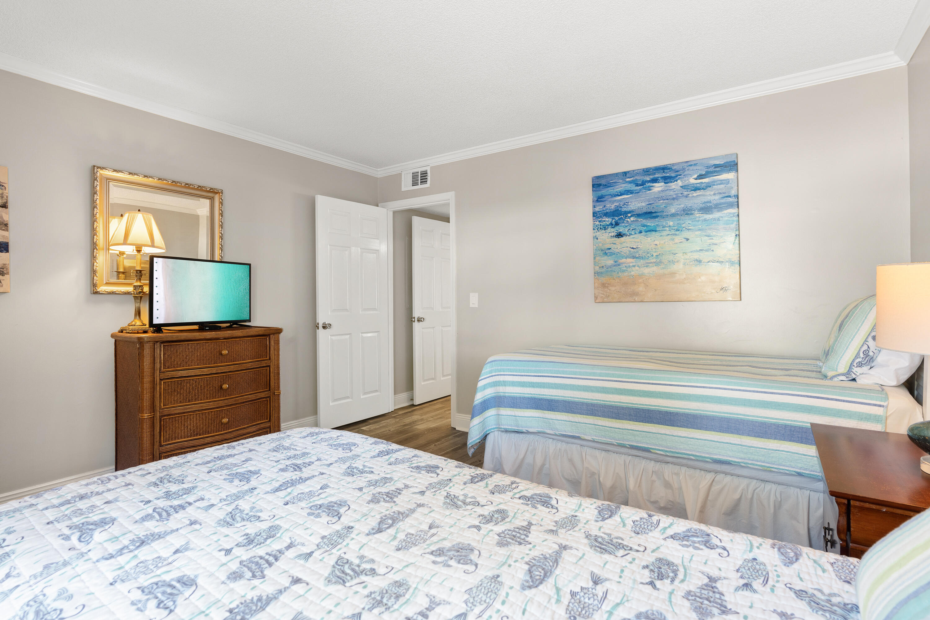 HARBOUR POINT CONDO - Residential