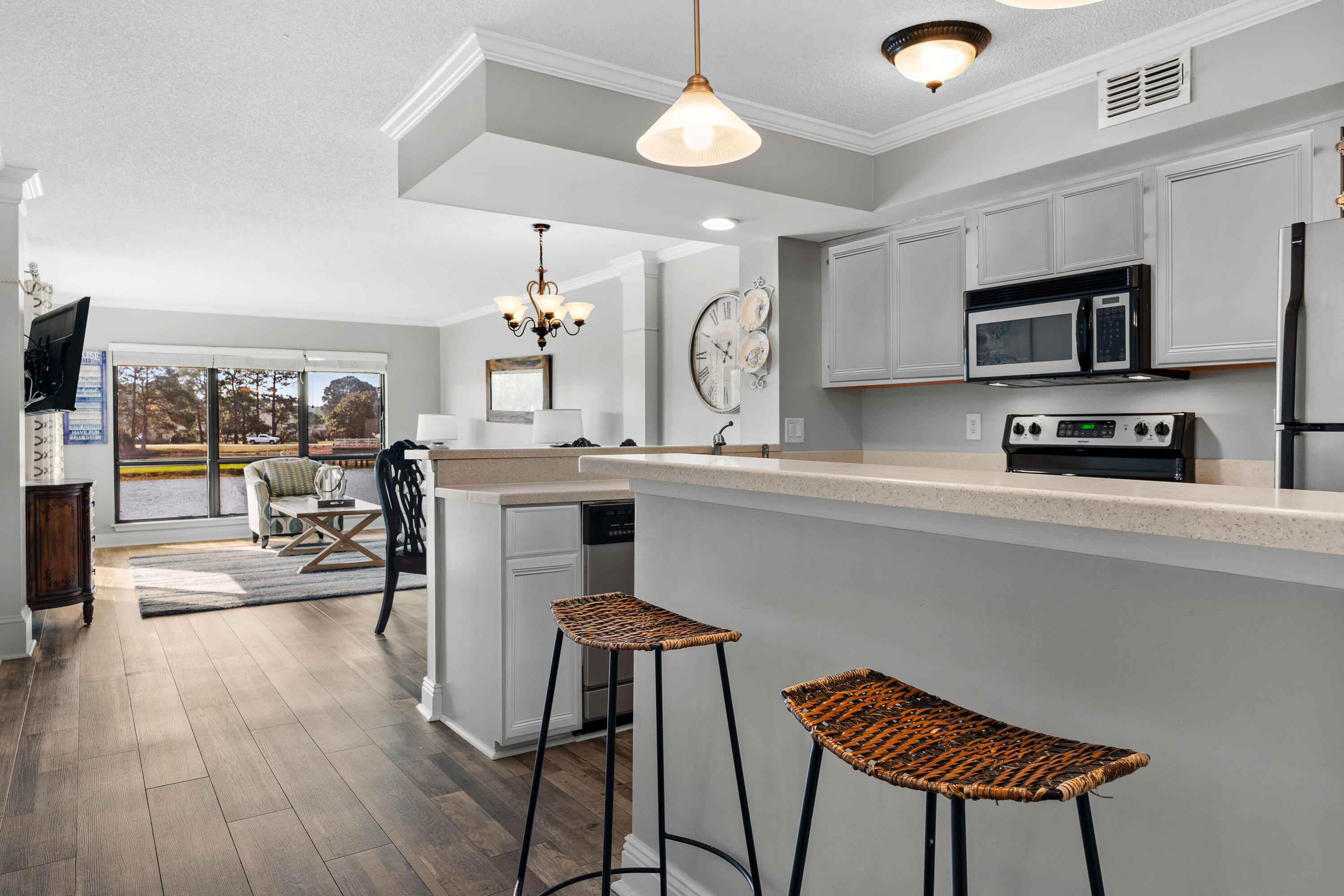 HARBOUR POINT CONDO - Residential