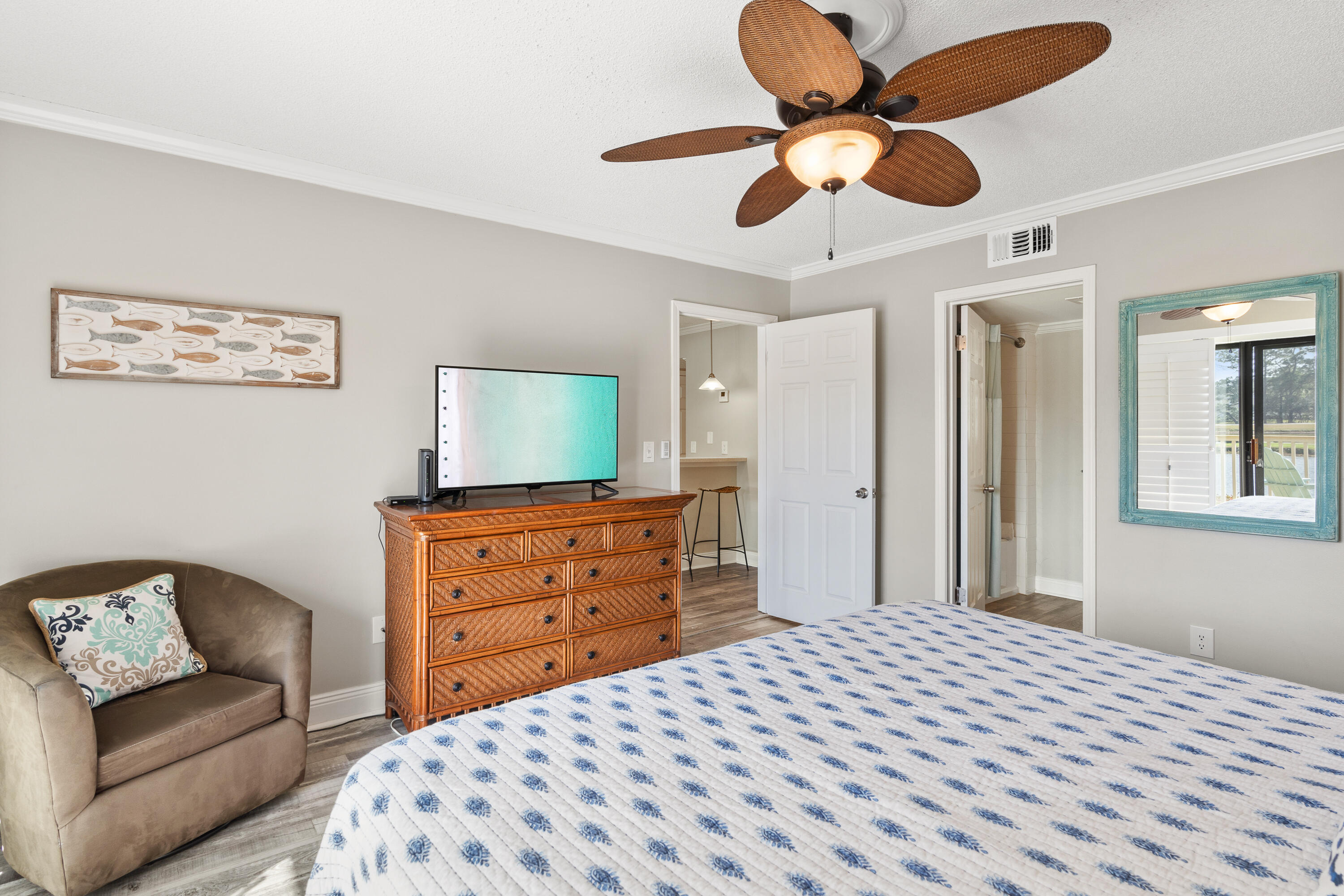 HARBOUR POINT CONDO - Residential