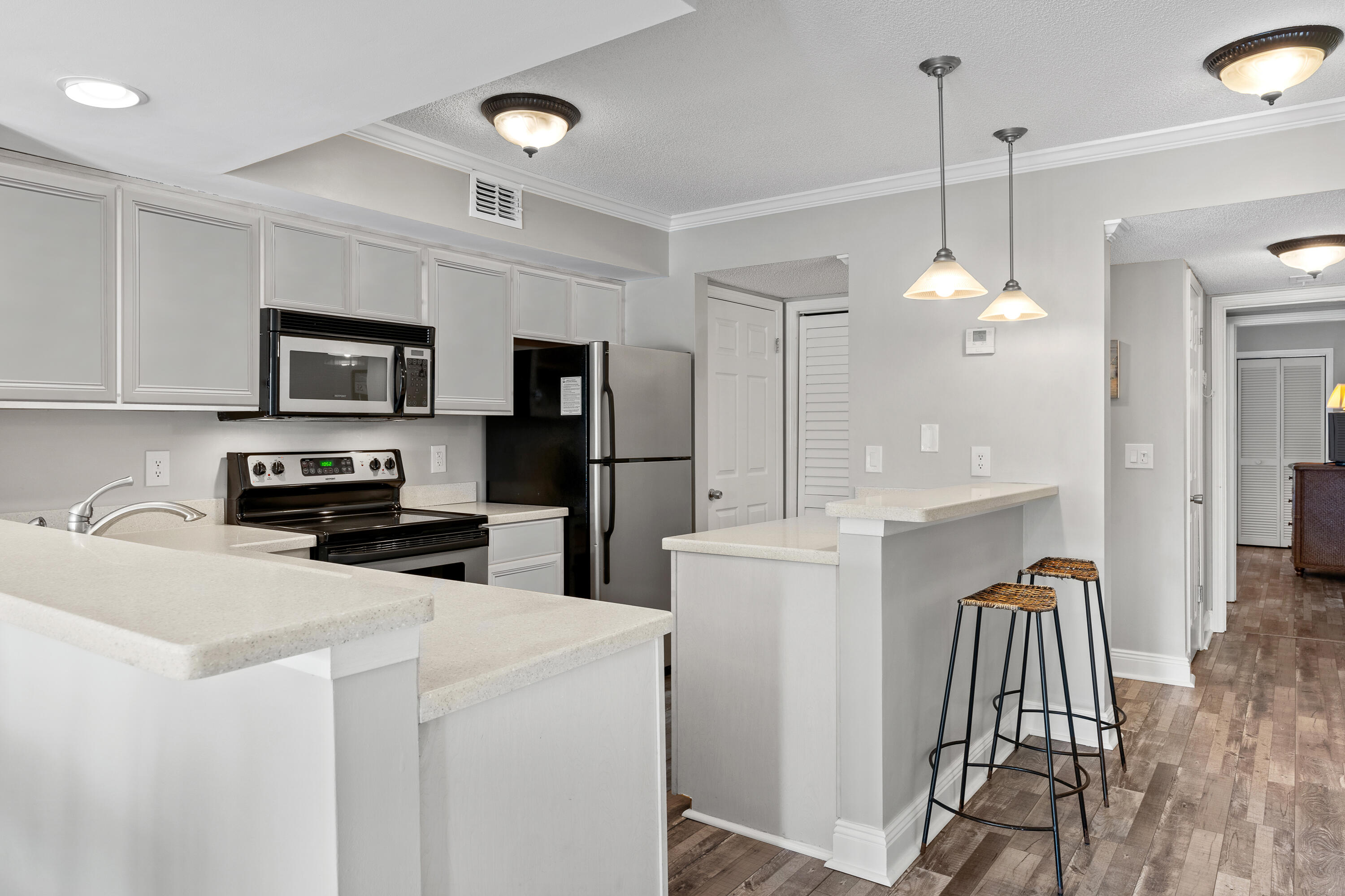 HARBOUR POINT CONDO - Residential