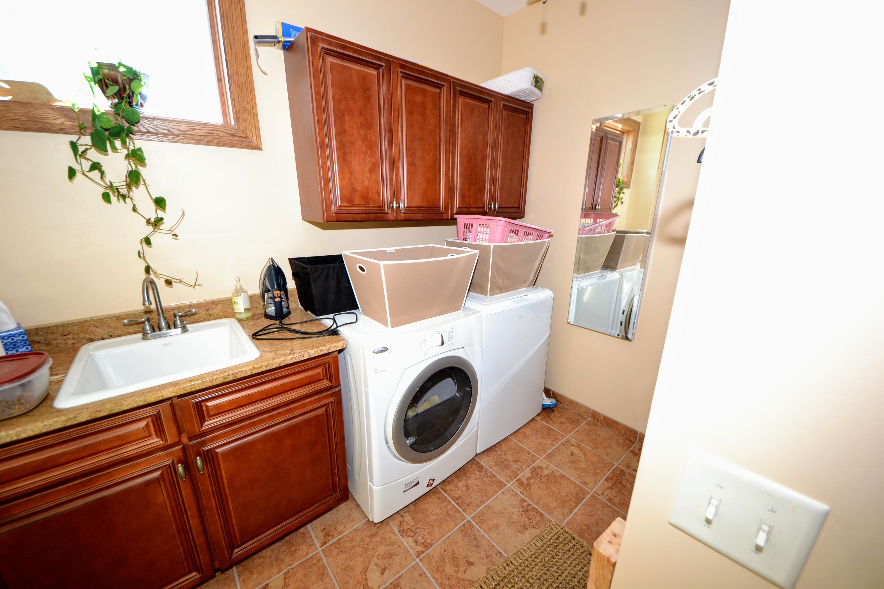 JAMAICAN LAKE CONDOS - Residential