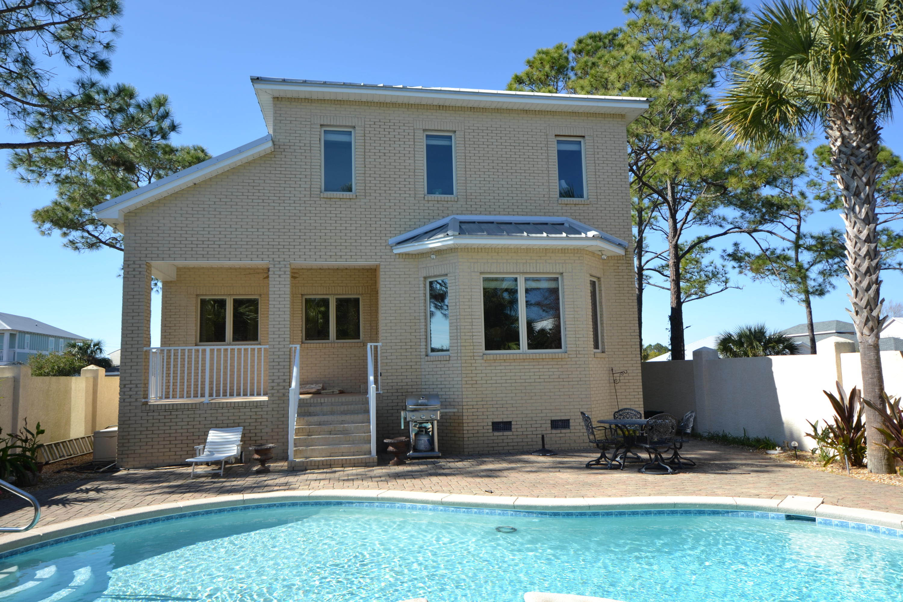 JAMAICAN LAKE CONDOS - Residential