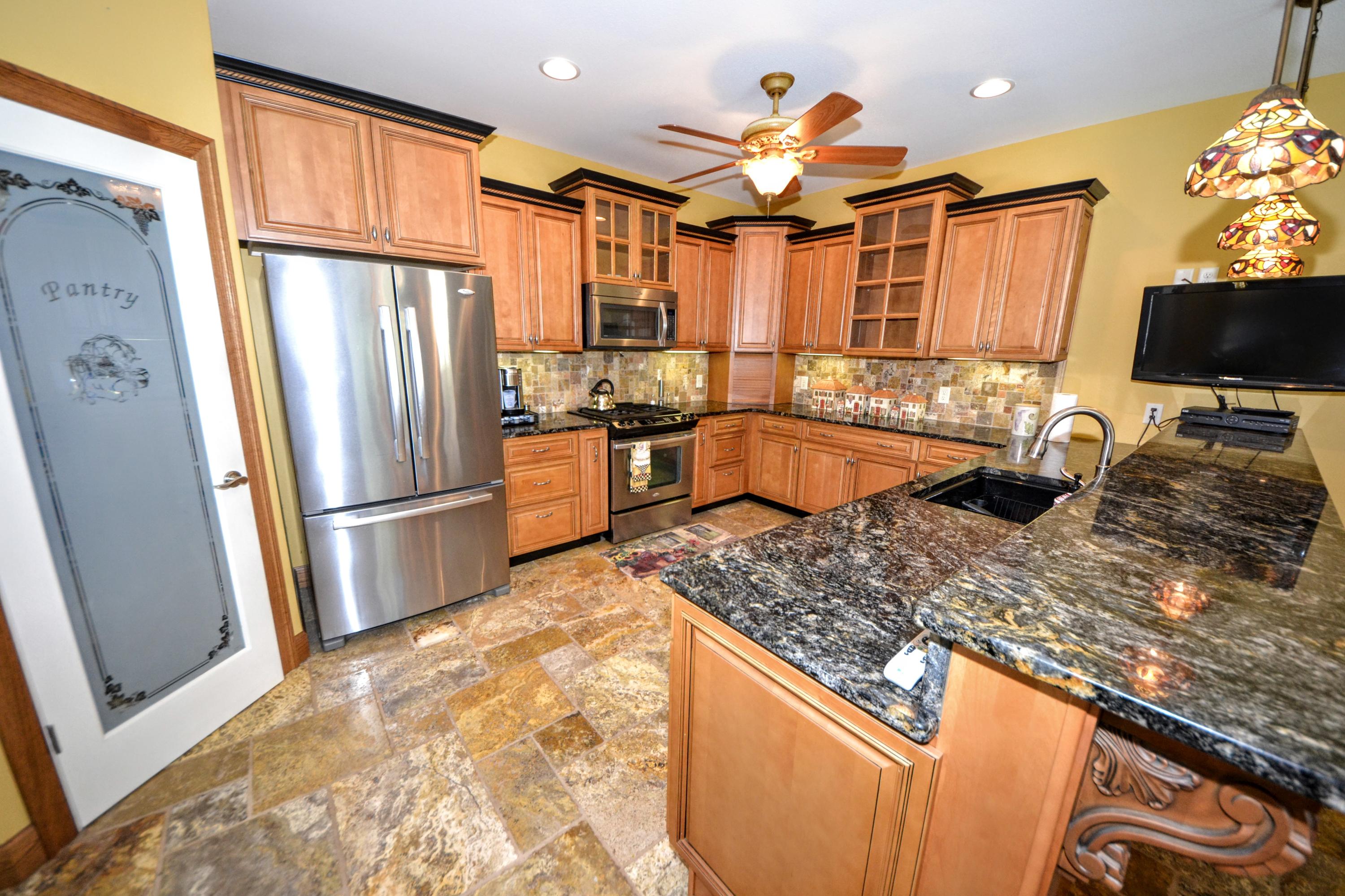 JAMAICAN LAKE CONDOS - Residential