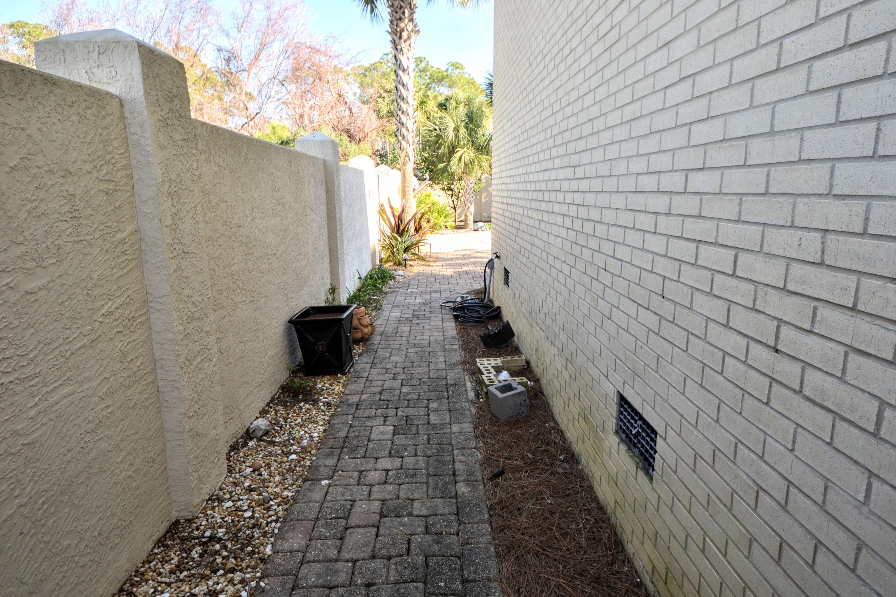 JAMAICAN LAKE CONDOS - Residential