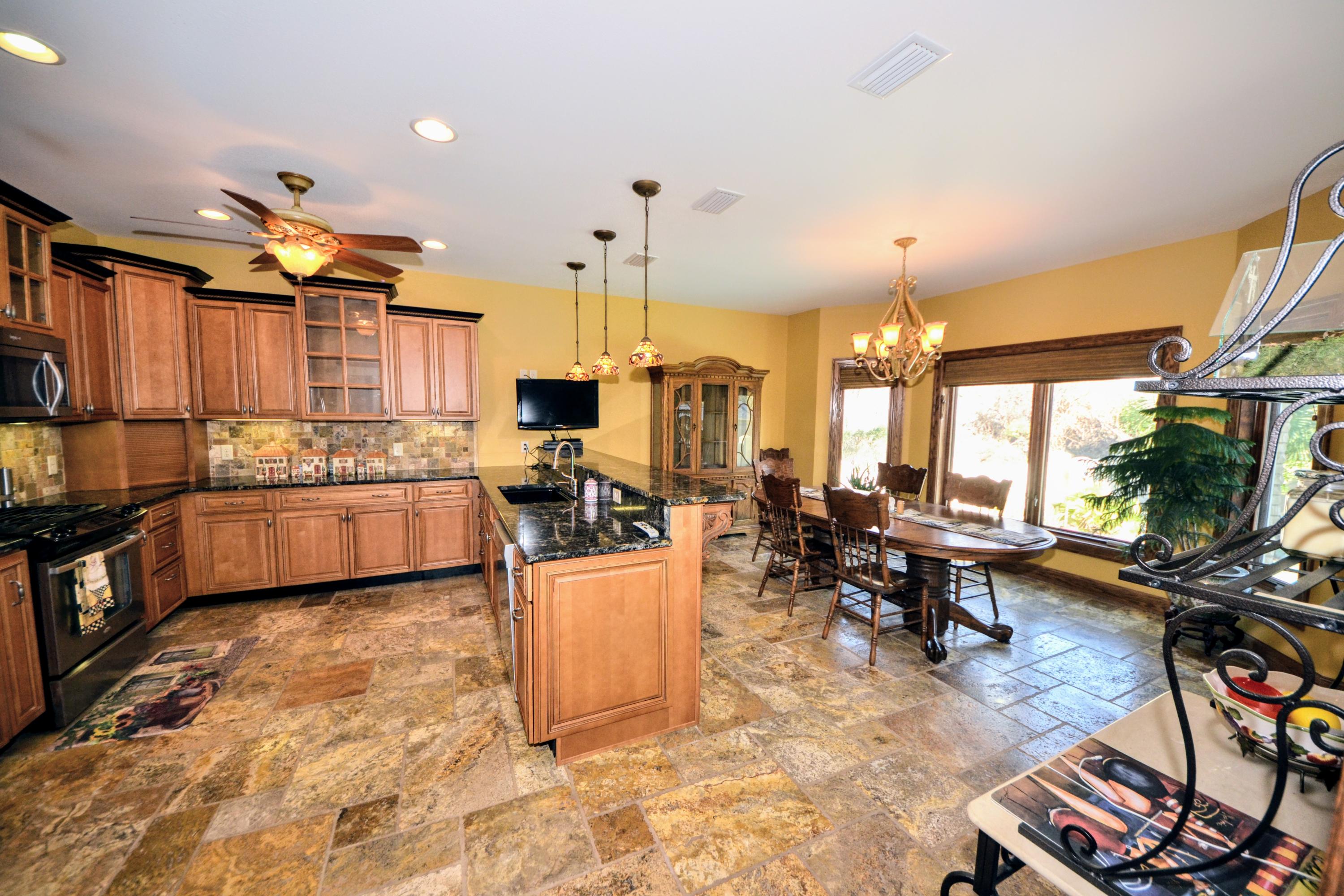 JAMAICAN LAKE CONDOS - Residential