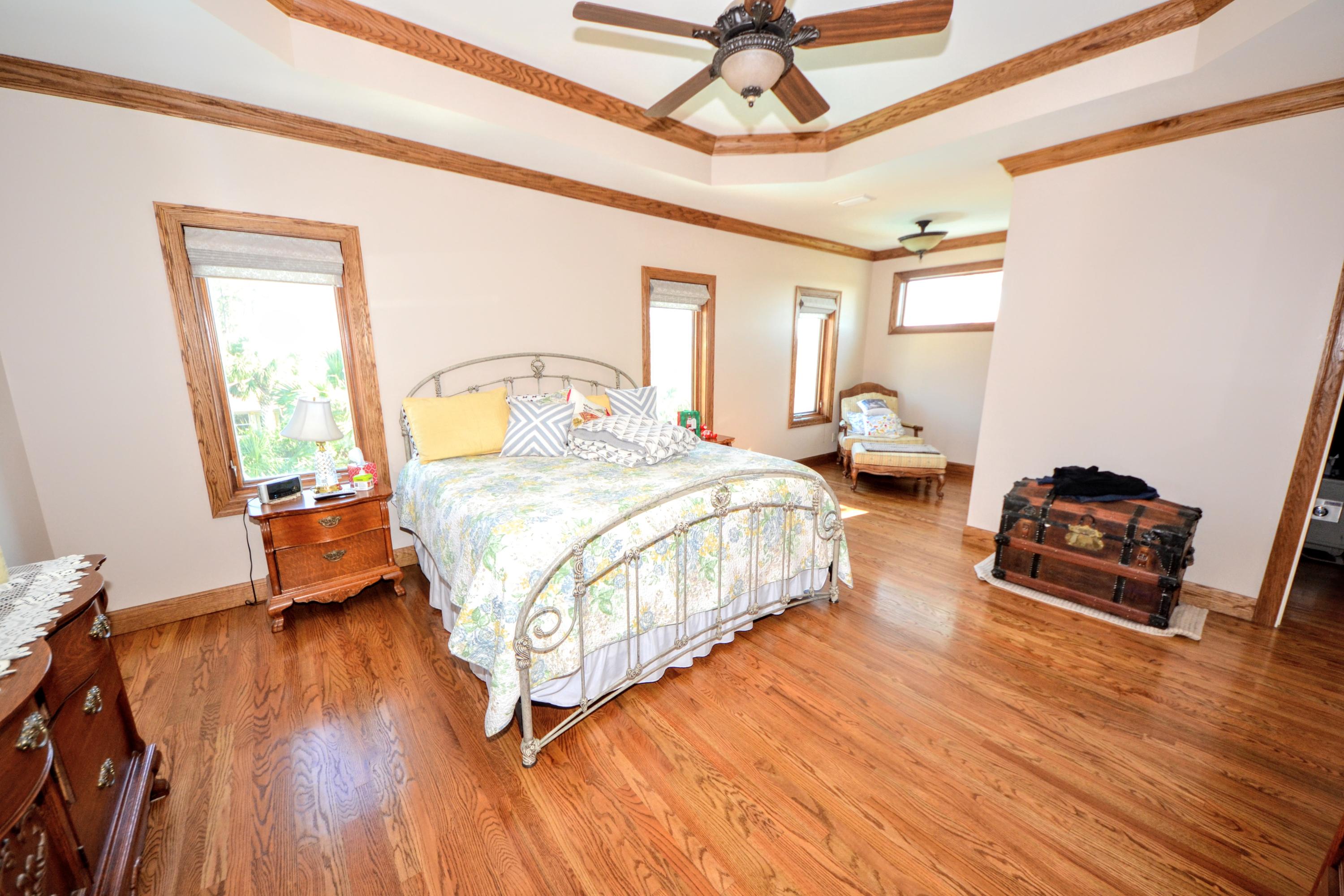 JAMAICAN LAKE CONDOS - Residential