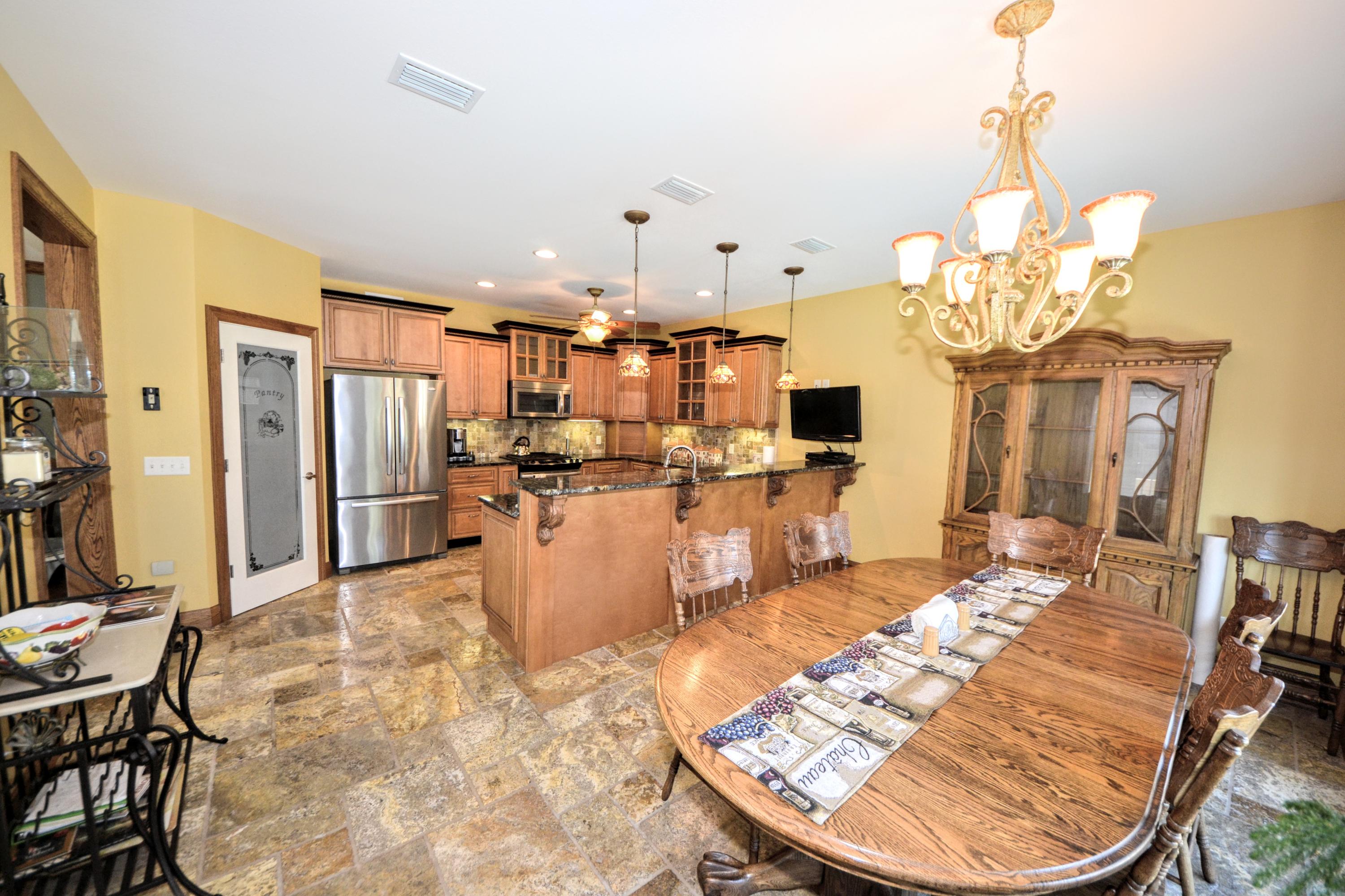 JAMAICAN LAKE CONDOS - Residential