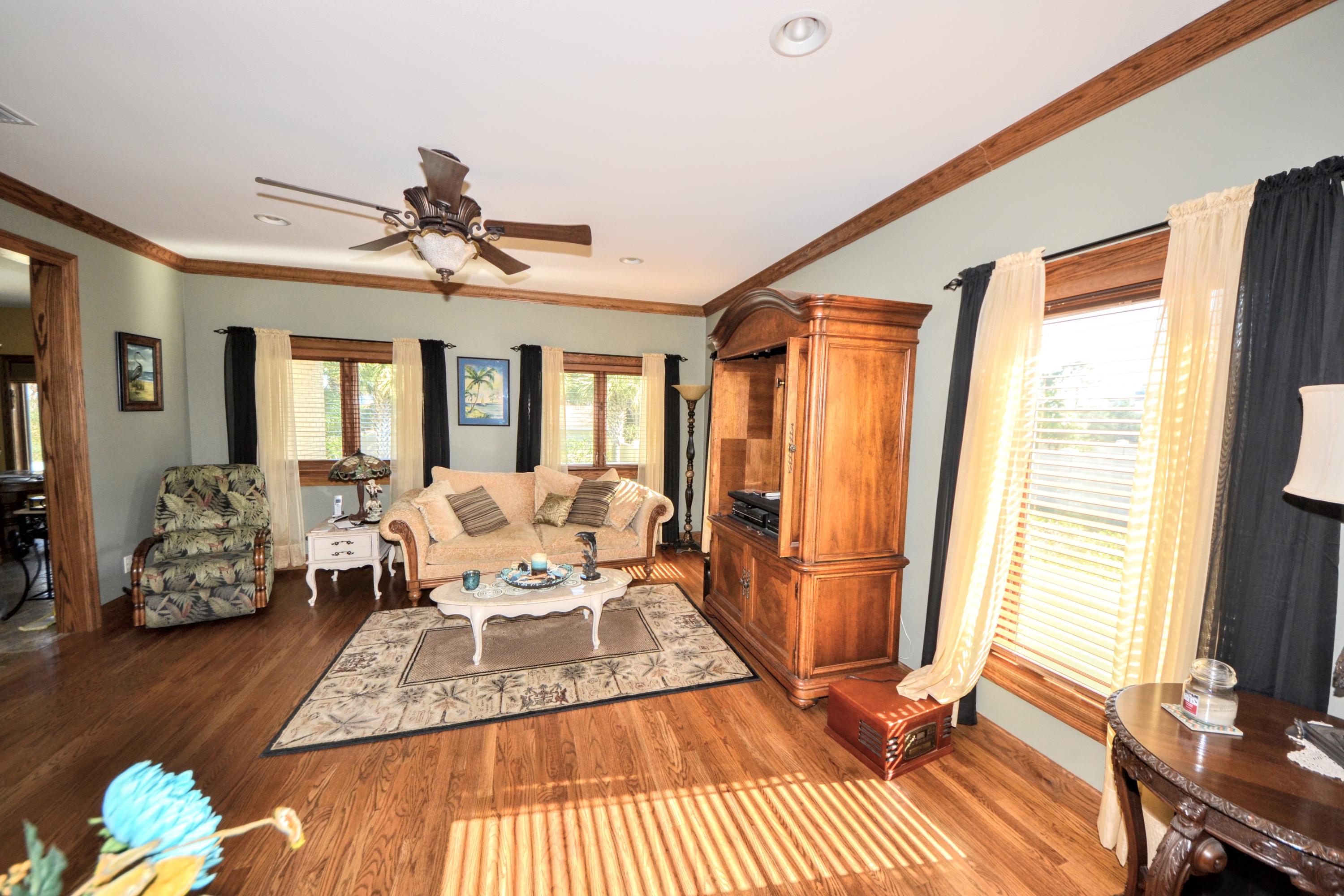 JAMAICAN LAKE CONDOS - Residential