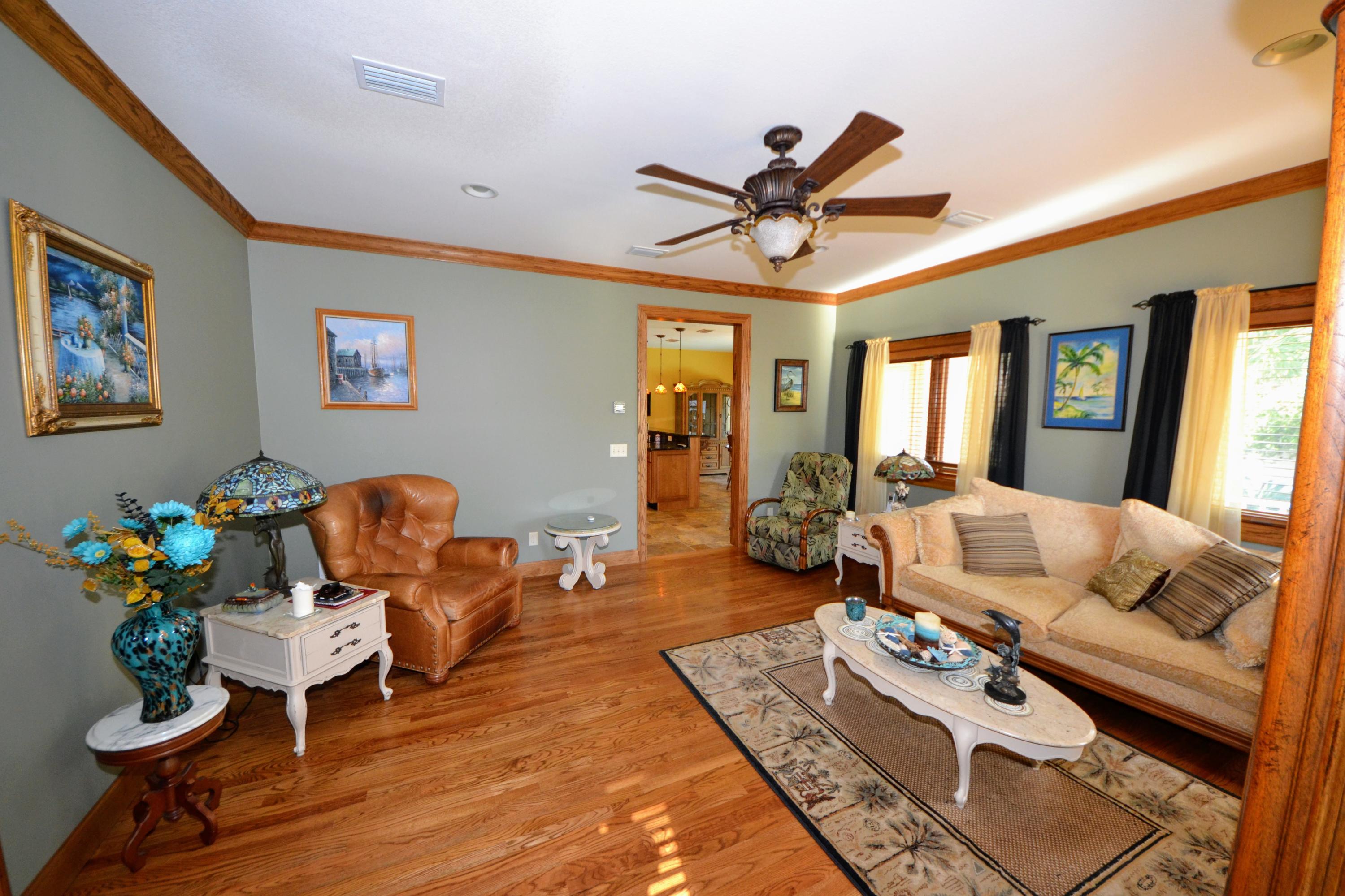 JAMAICAN LAKE CONDOS - Residential