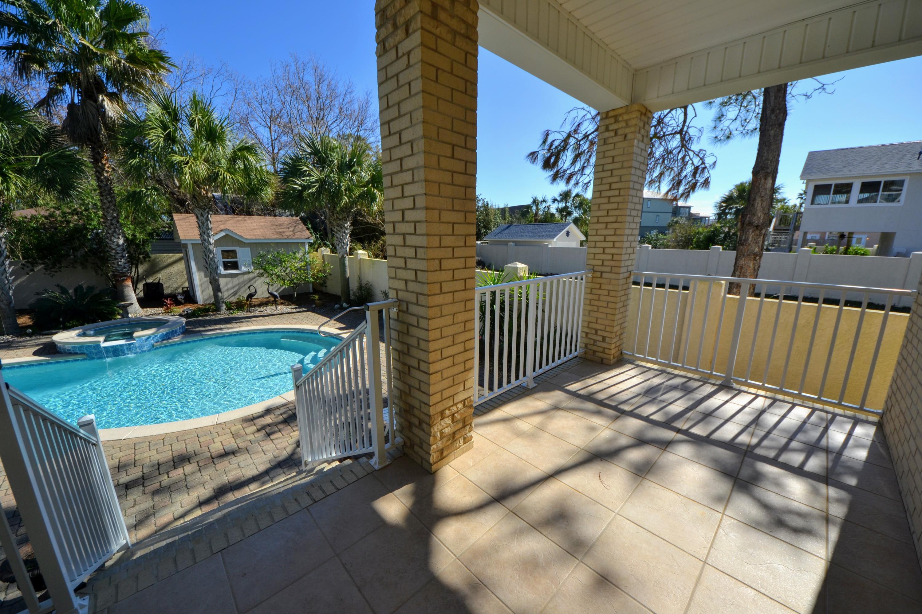 JAMAICAN LAKE CONDOS - Residential