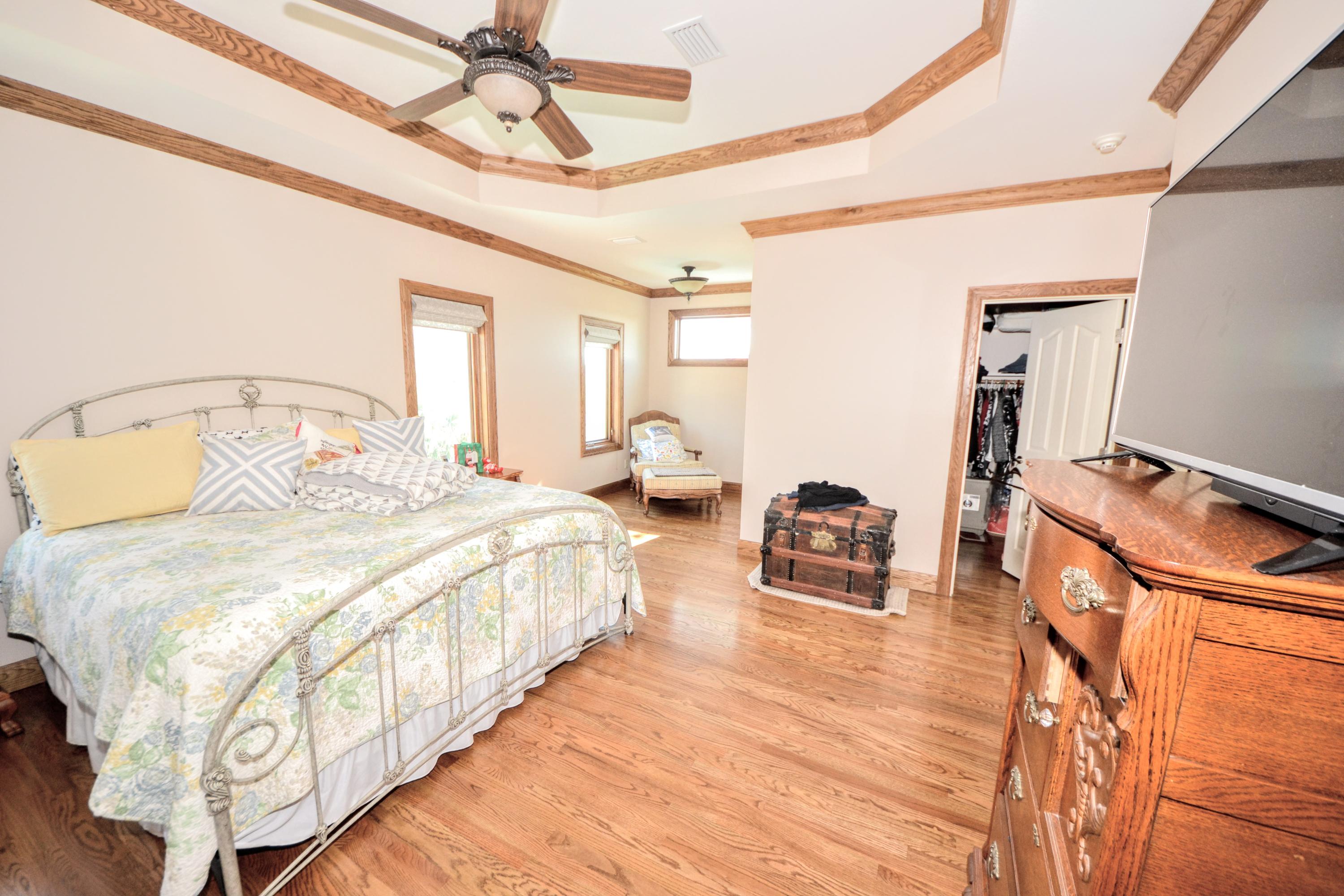 JAMAICAN LAKE CONDOS - Residential