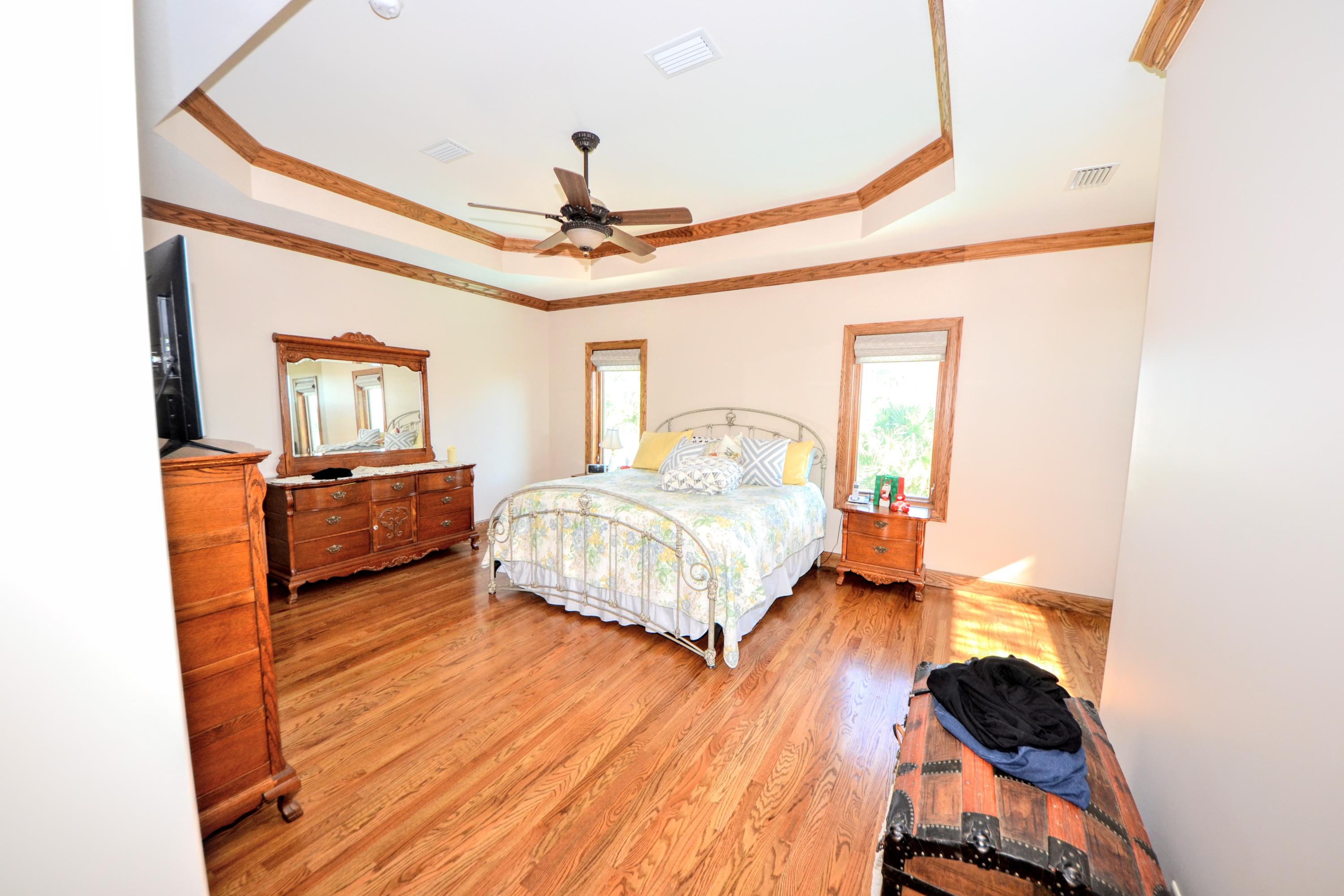 JAMAICAN LAKE CONDOS - Residential