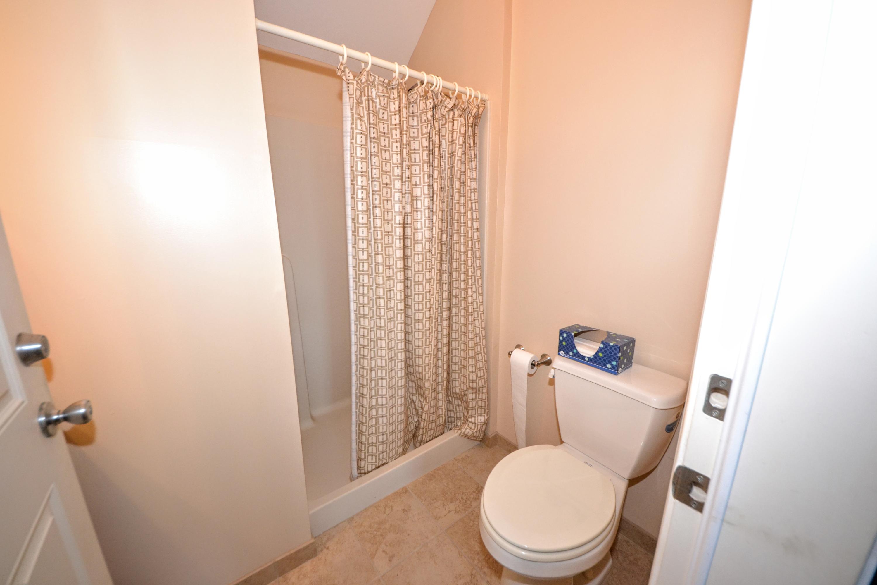 JAMAICAN LAKE CONDOS - Residential