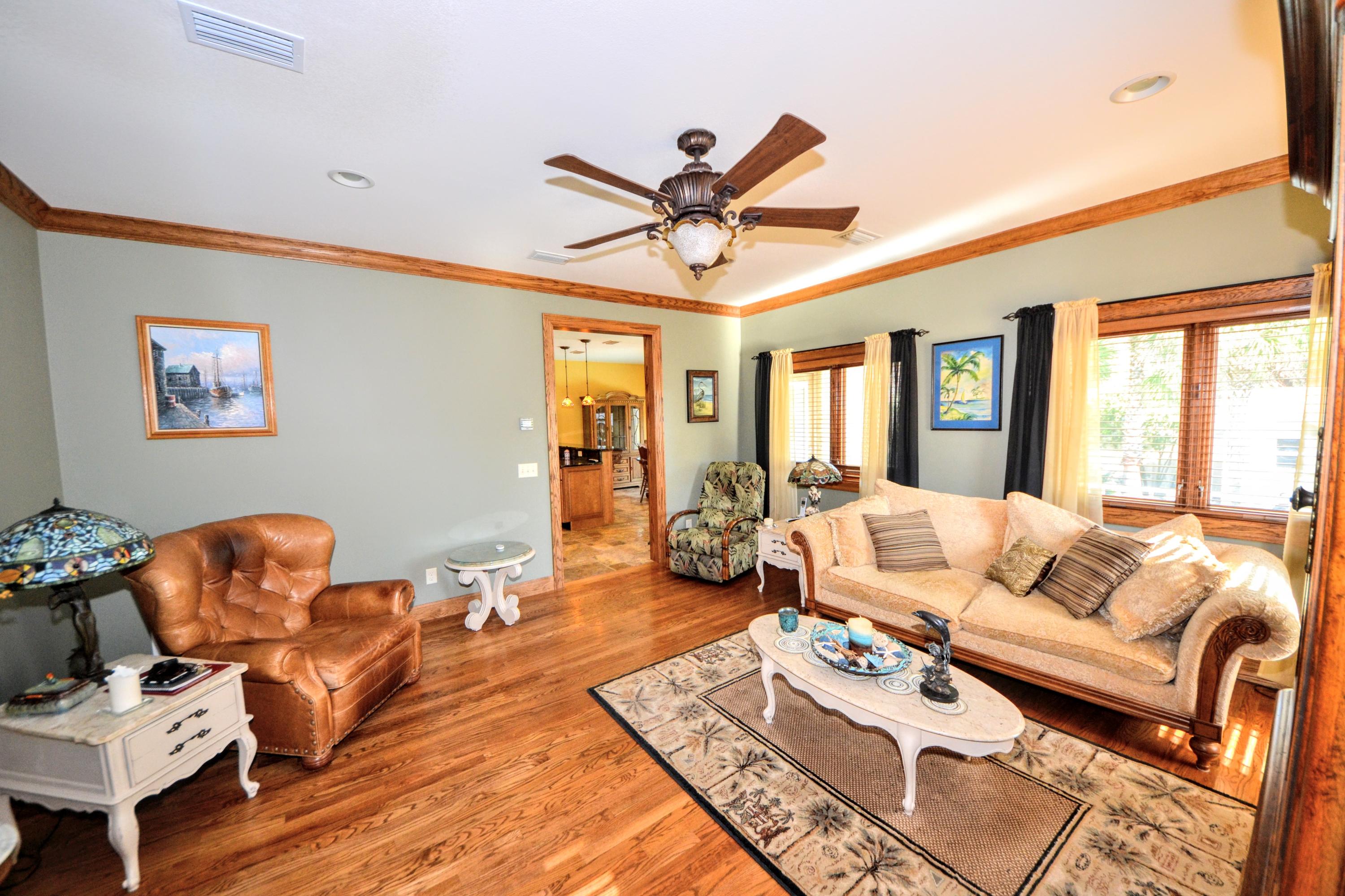 JAMAICAN LAKE CONDOS - Residential