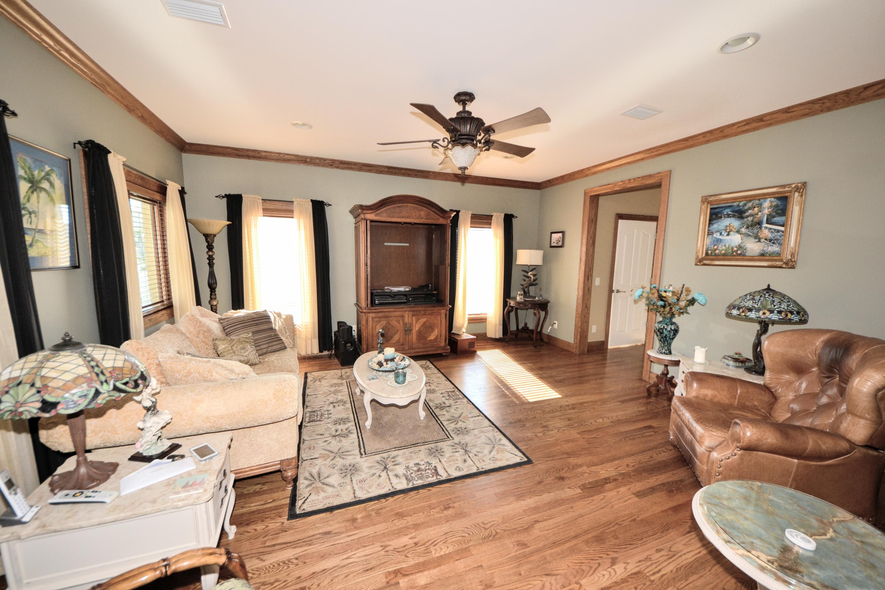 JAMAICAN LAKE CONDOS - Residential