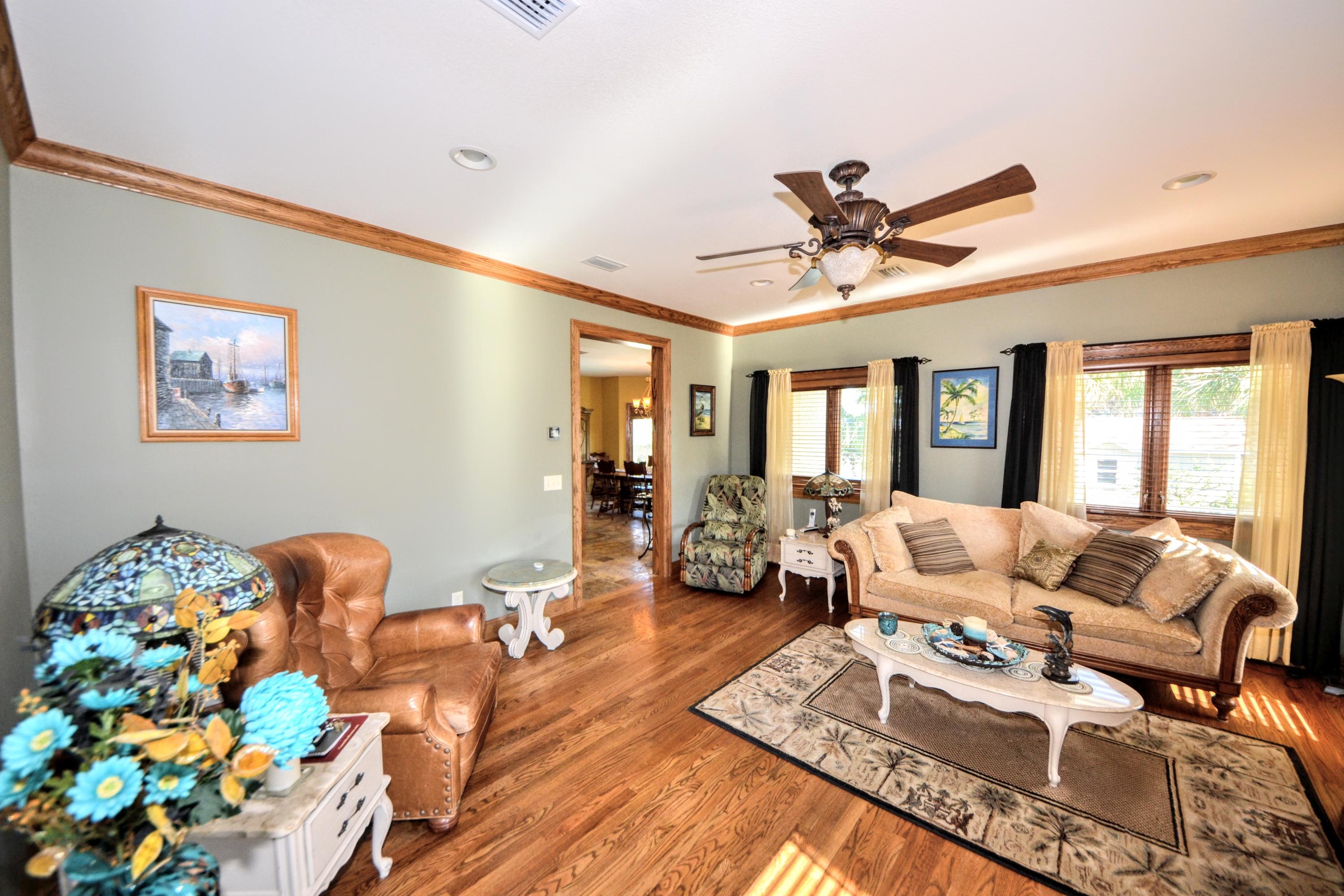 JAMAICAN LAKE CONDOS - Residential