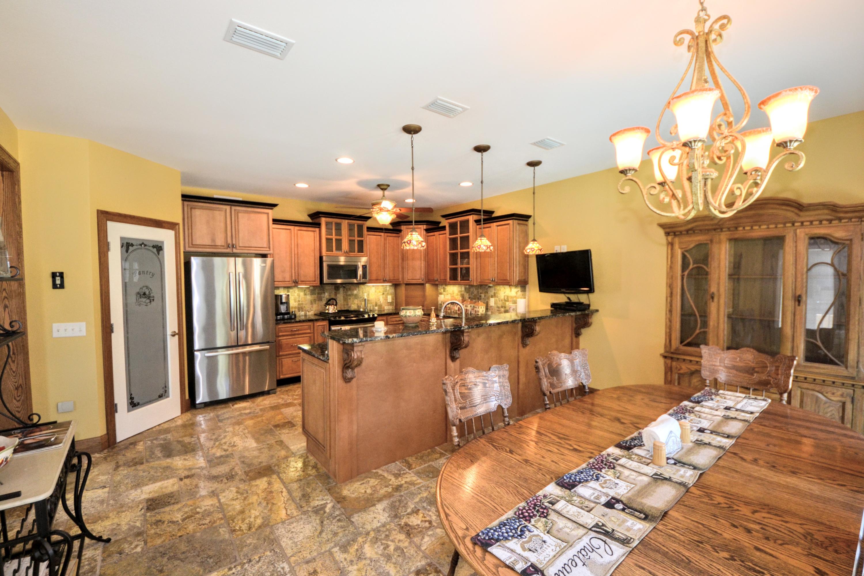 JAMAICAN LAKE CONDOS - Residential