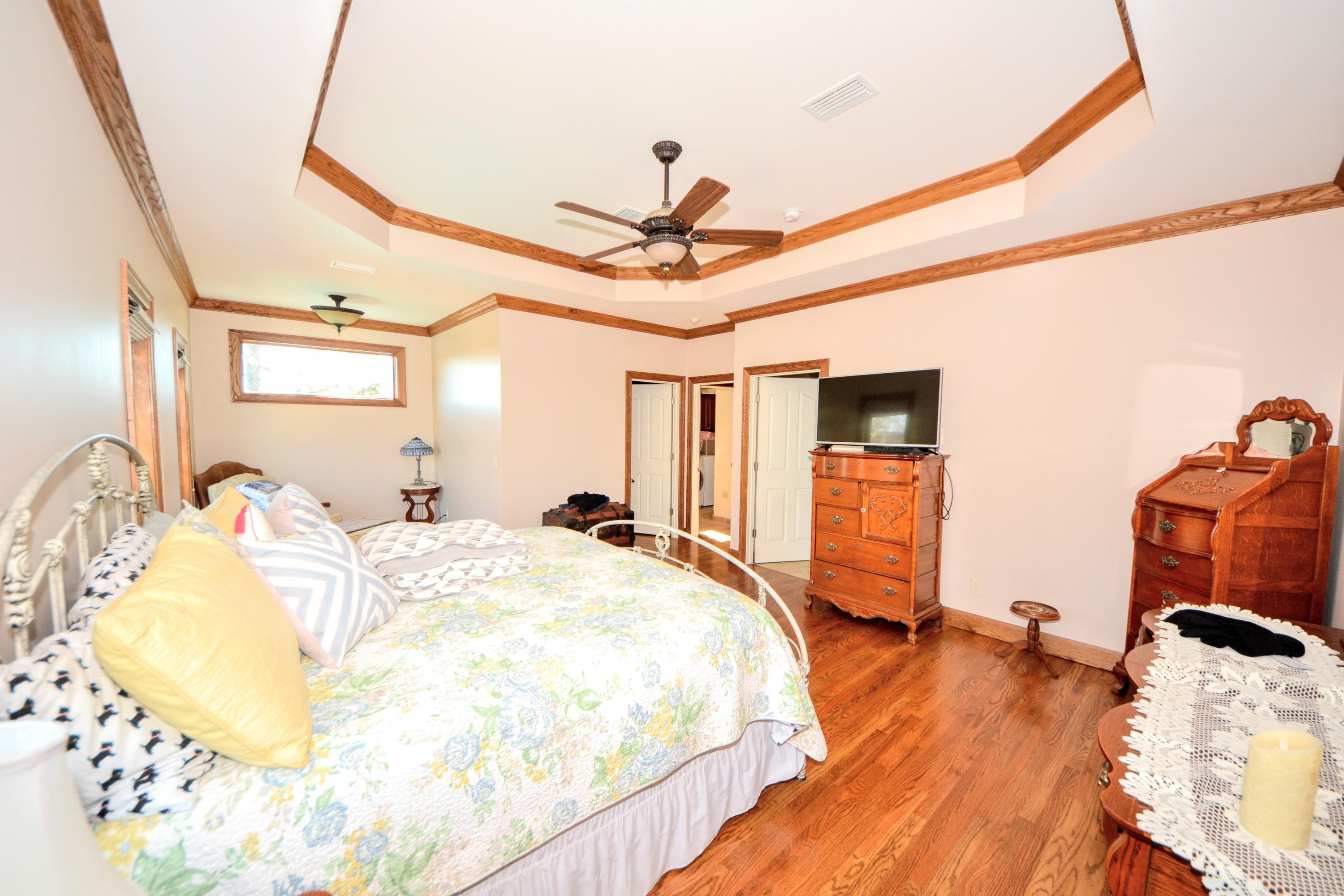 JAMAICAN LAKE CONDOS - Residential