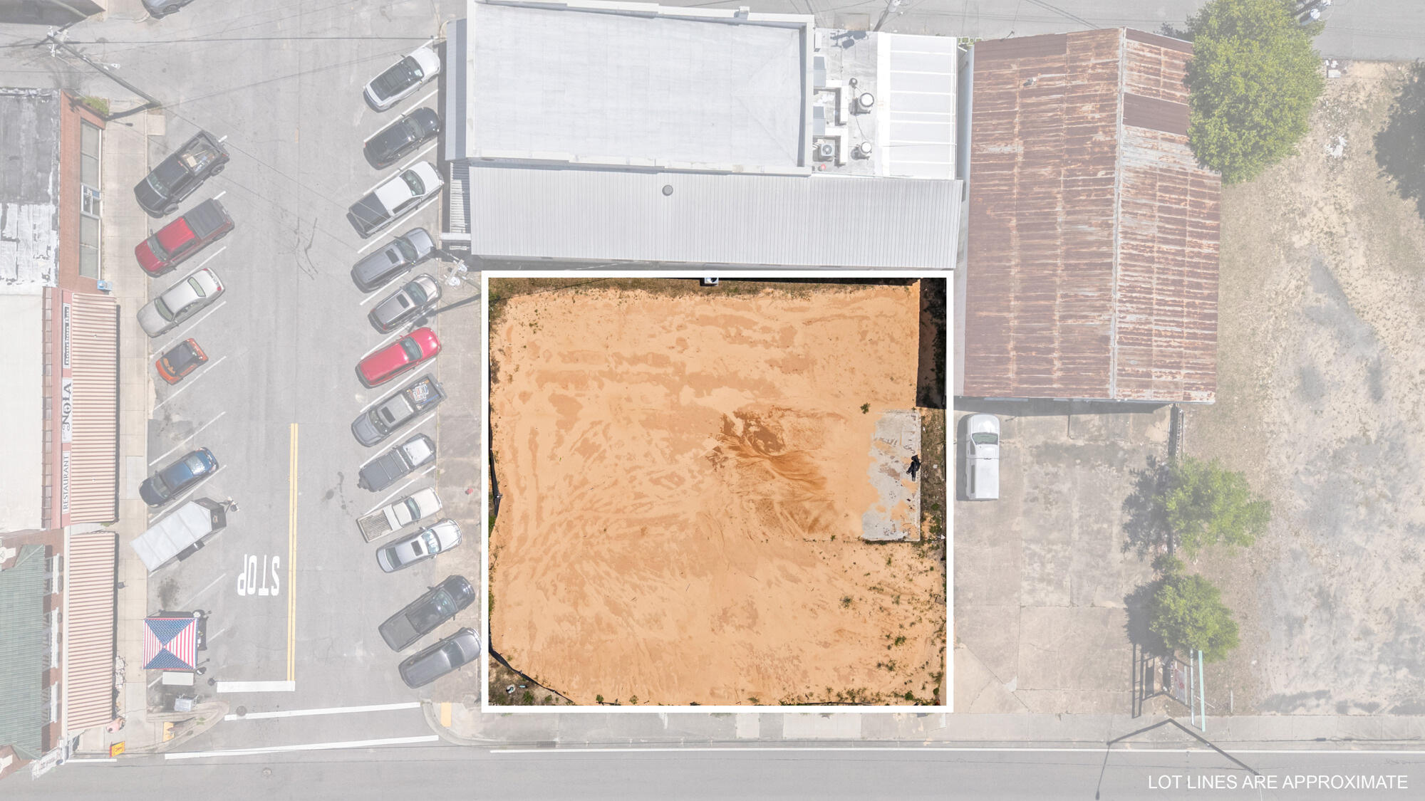 Main image without alt text