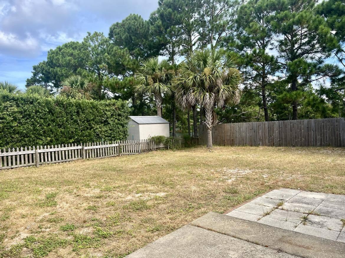 HIDDEN SHORES - Residential Lease