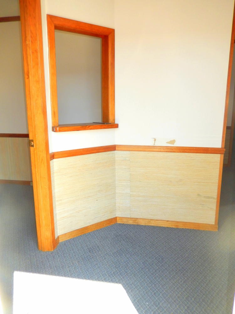 Affordable office space in the heart of Destin. Space includes reception & waiting area, 4 separate offices, bathroom, and door to exterior of unit. PLenty of room for a kitchen. Great central location close to banks, the post office, restaurants and retail. Low $200 monthly CAM.