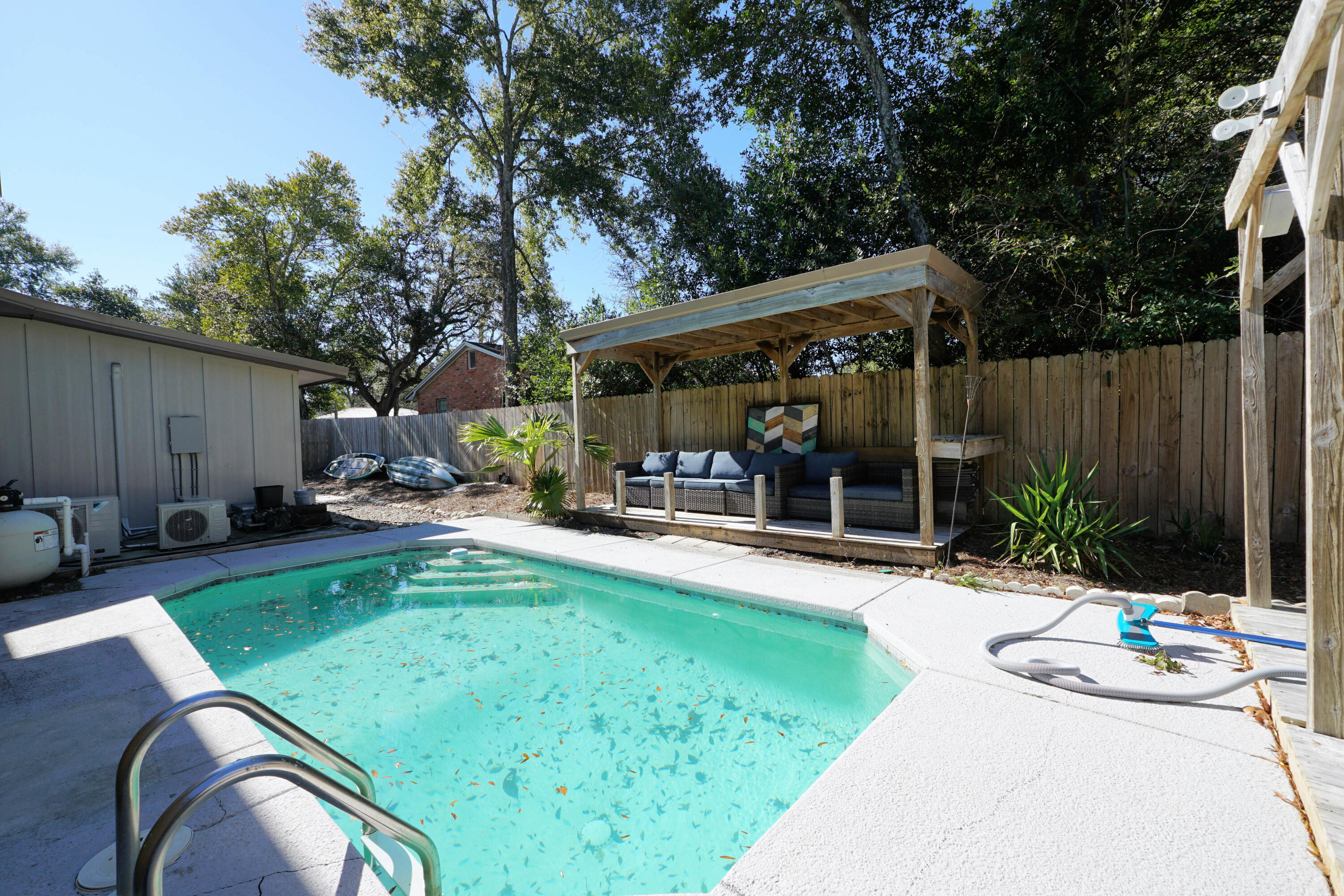 COLONIAL ESTATES - Residential
