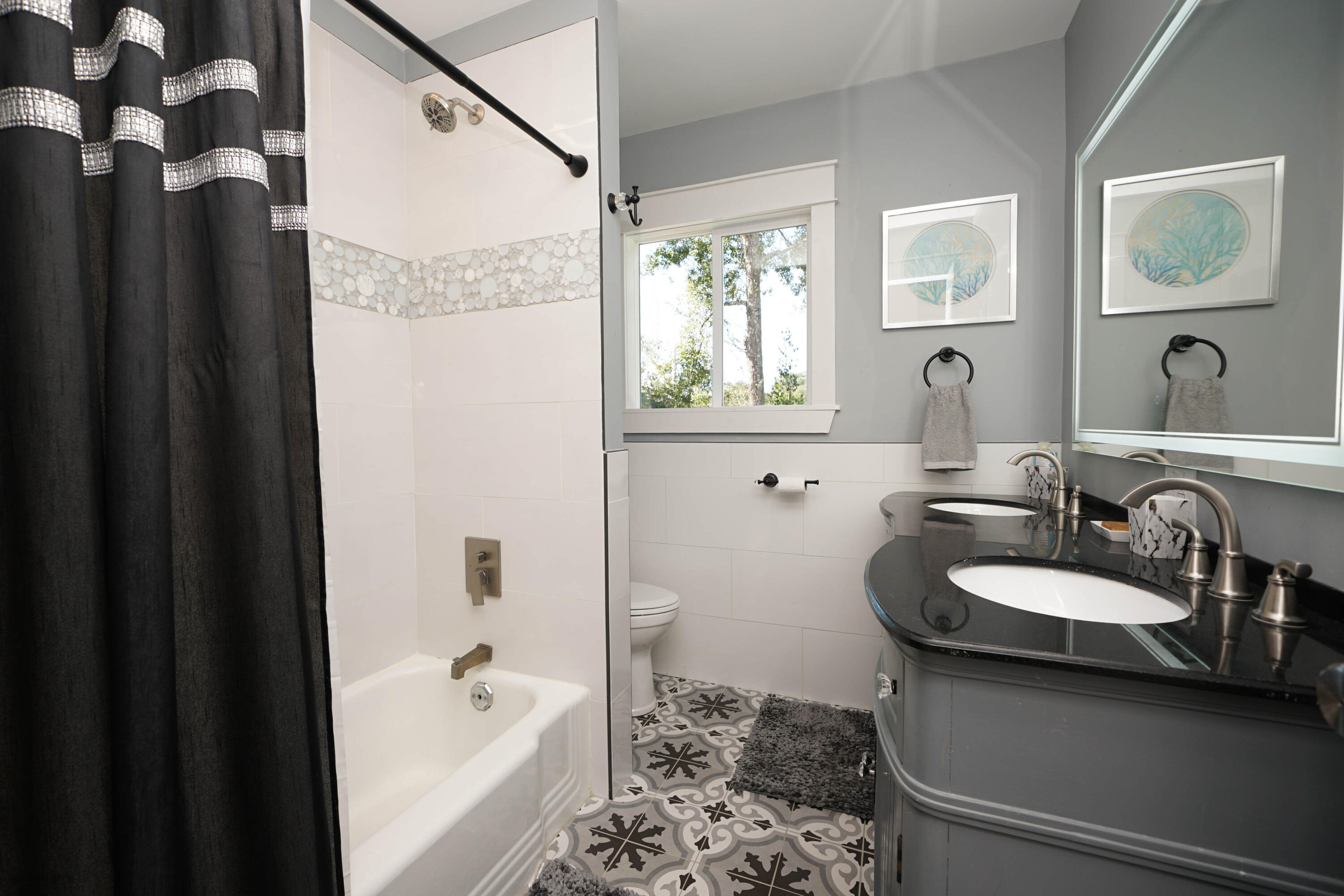 COLONIAL ESTATES - Residential