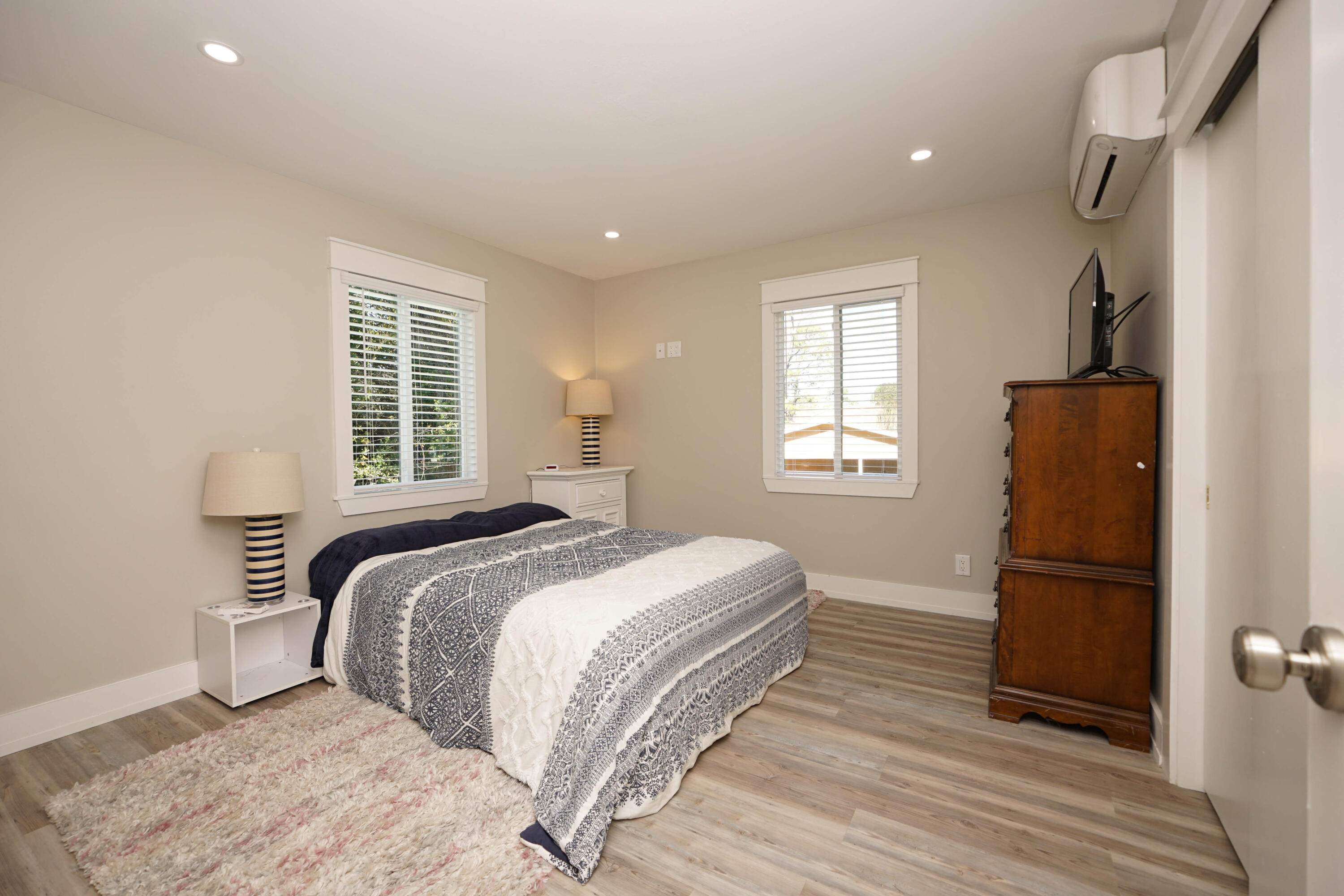 COLONIAL ESTATES - Residential