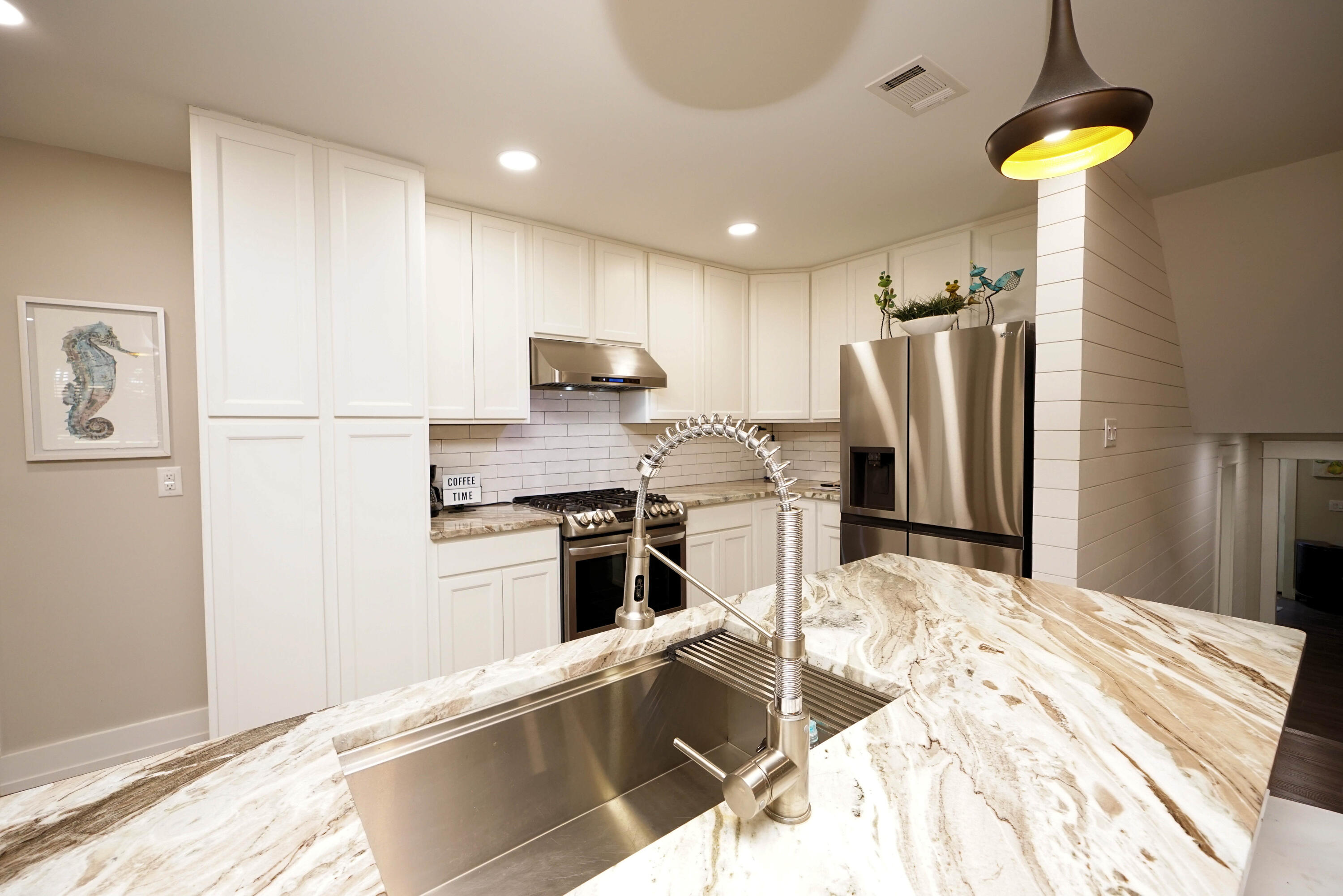 COLONIAL ESTATES - Residential