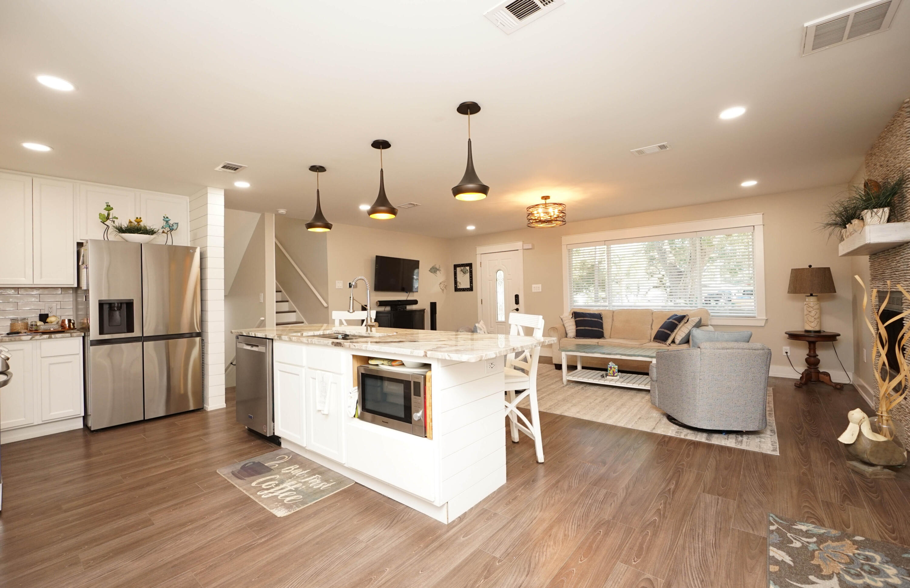 COLONIAL ESTATES - Residential