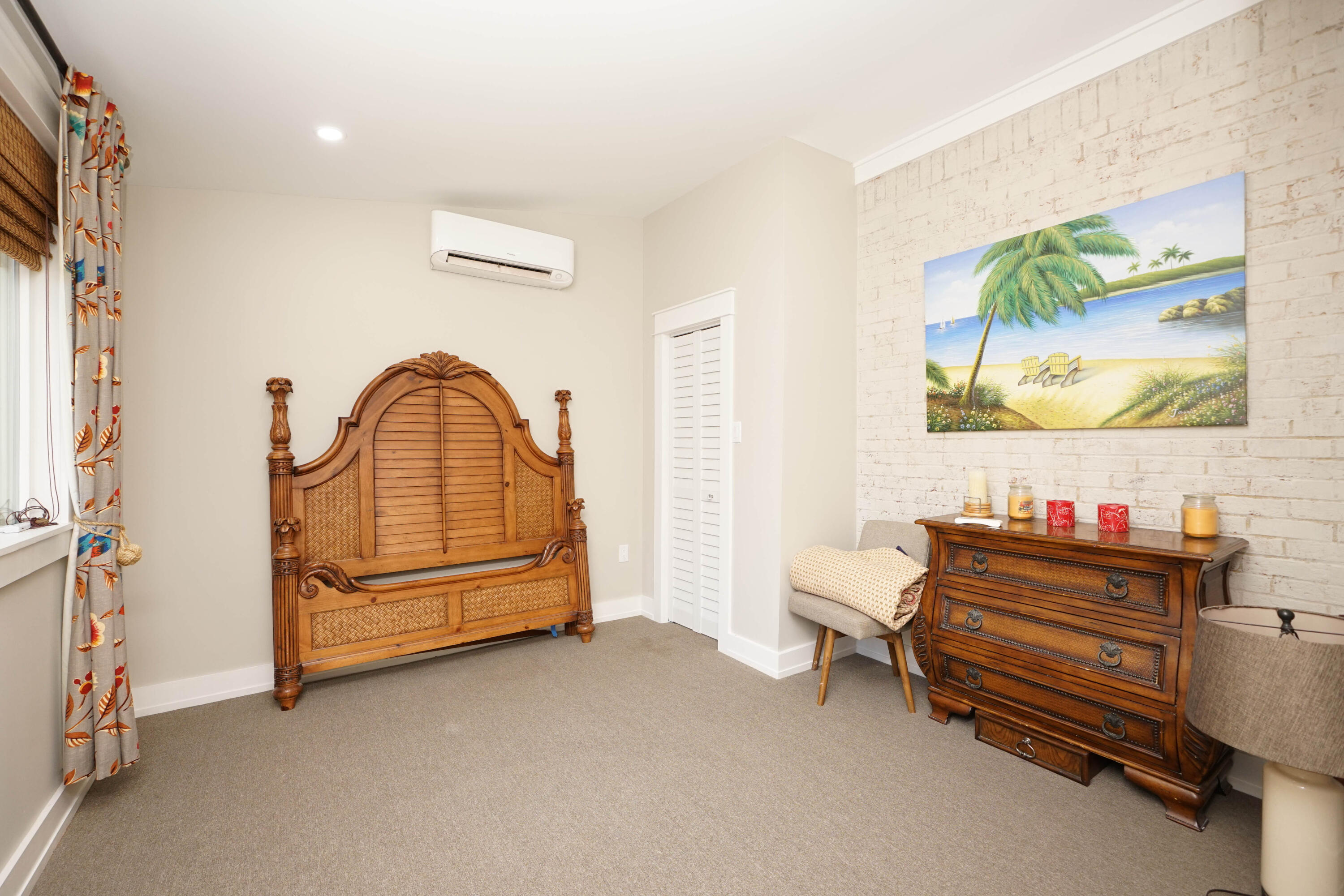 COLONIAL ESTATES - Residential