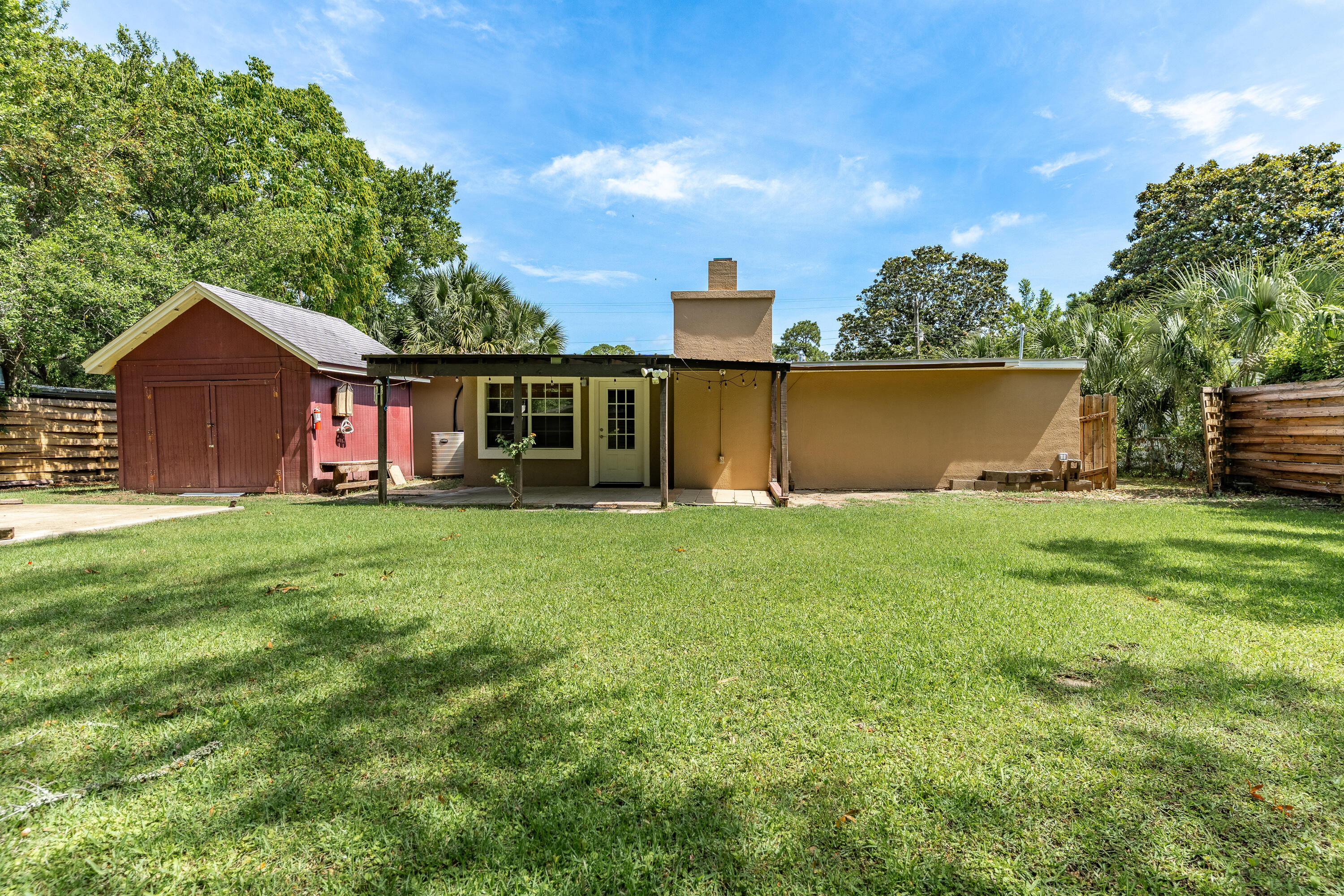 ELLIOTTS POINT 7TH ADDN - Residential