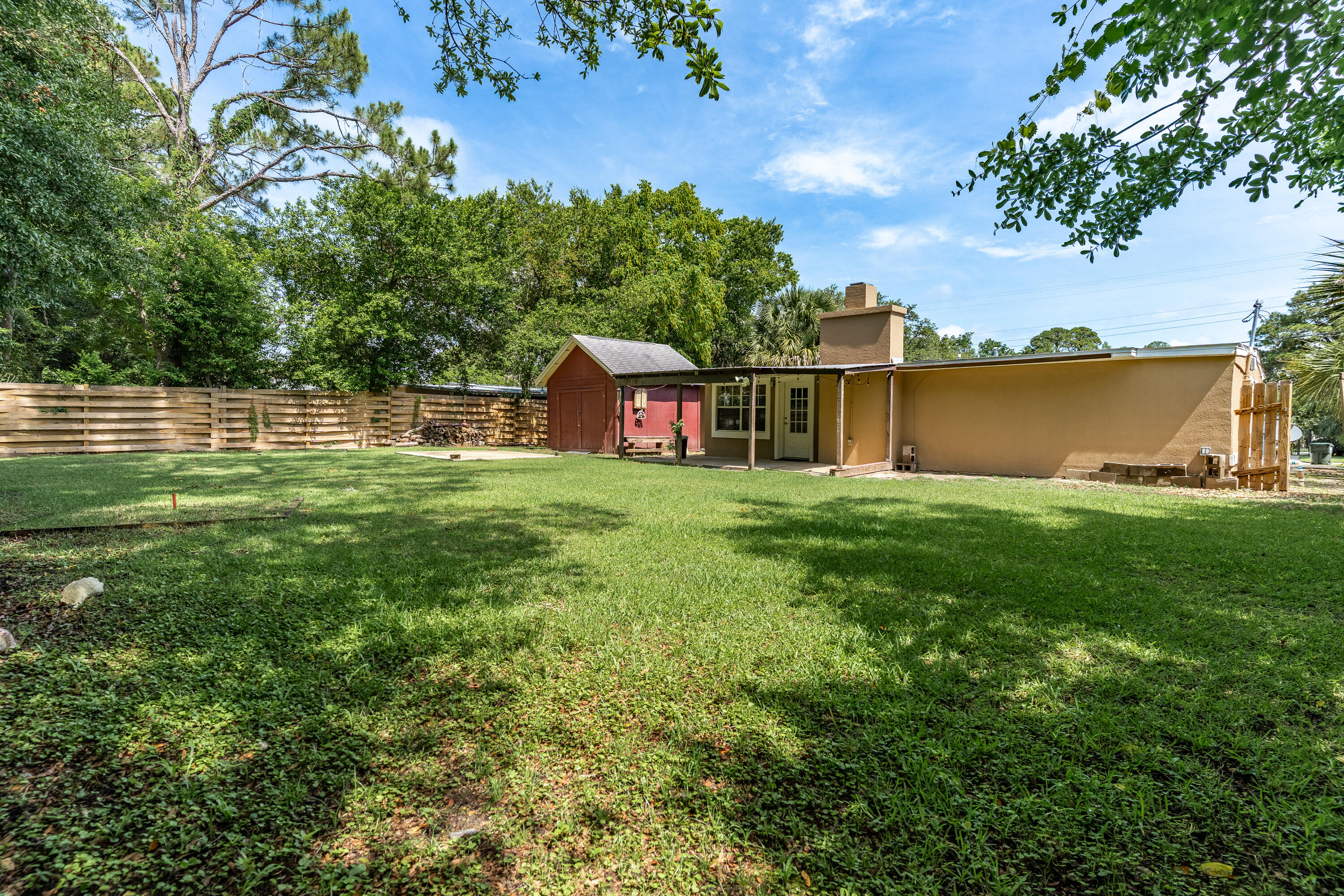 ELLIOTTS POINT 7TH ADDN - Residential