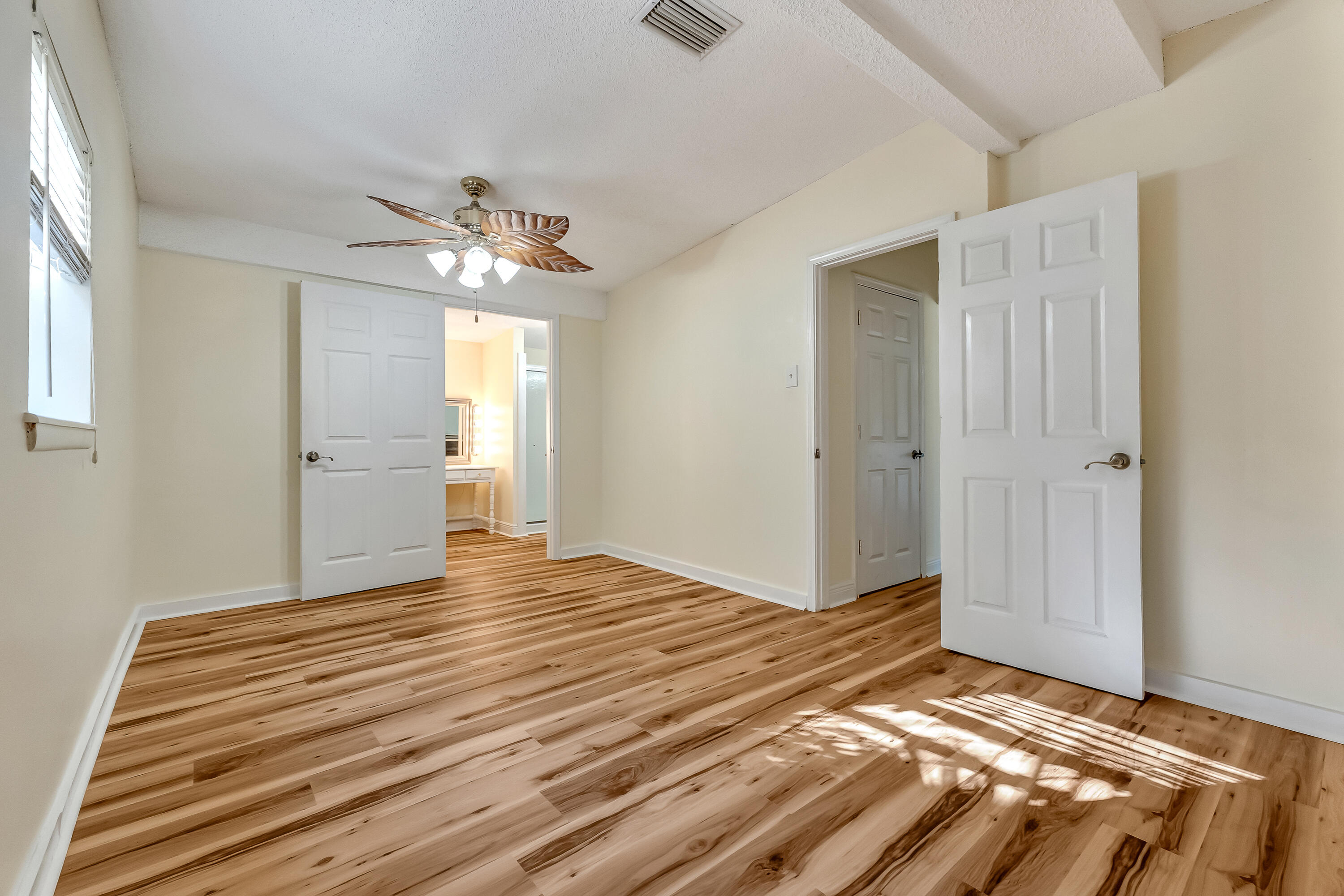 ELLIOTTS POINT 7TH ADDN - Residential